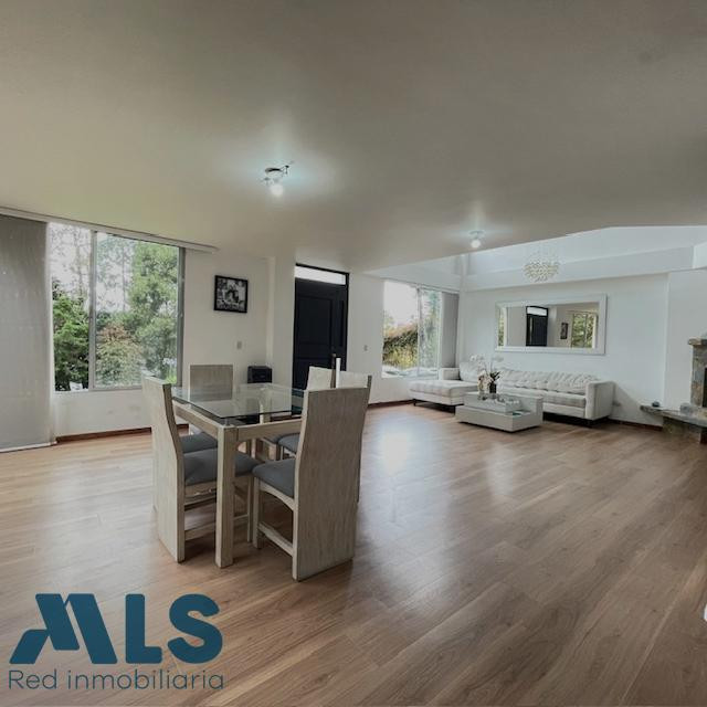 Moderna Casa Campestre envigado - loma del escobero