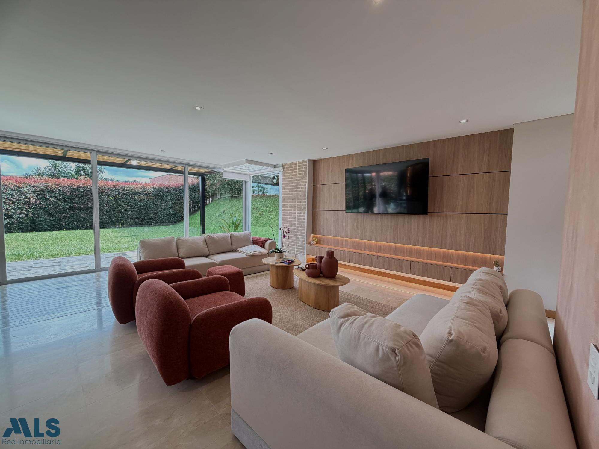 ESPECTACULAR CASA EN VENTA EN EL ALTO DE LAS PALMAS EN ENVIGADO envigado - alto de las palmas