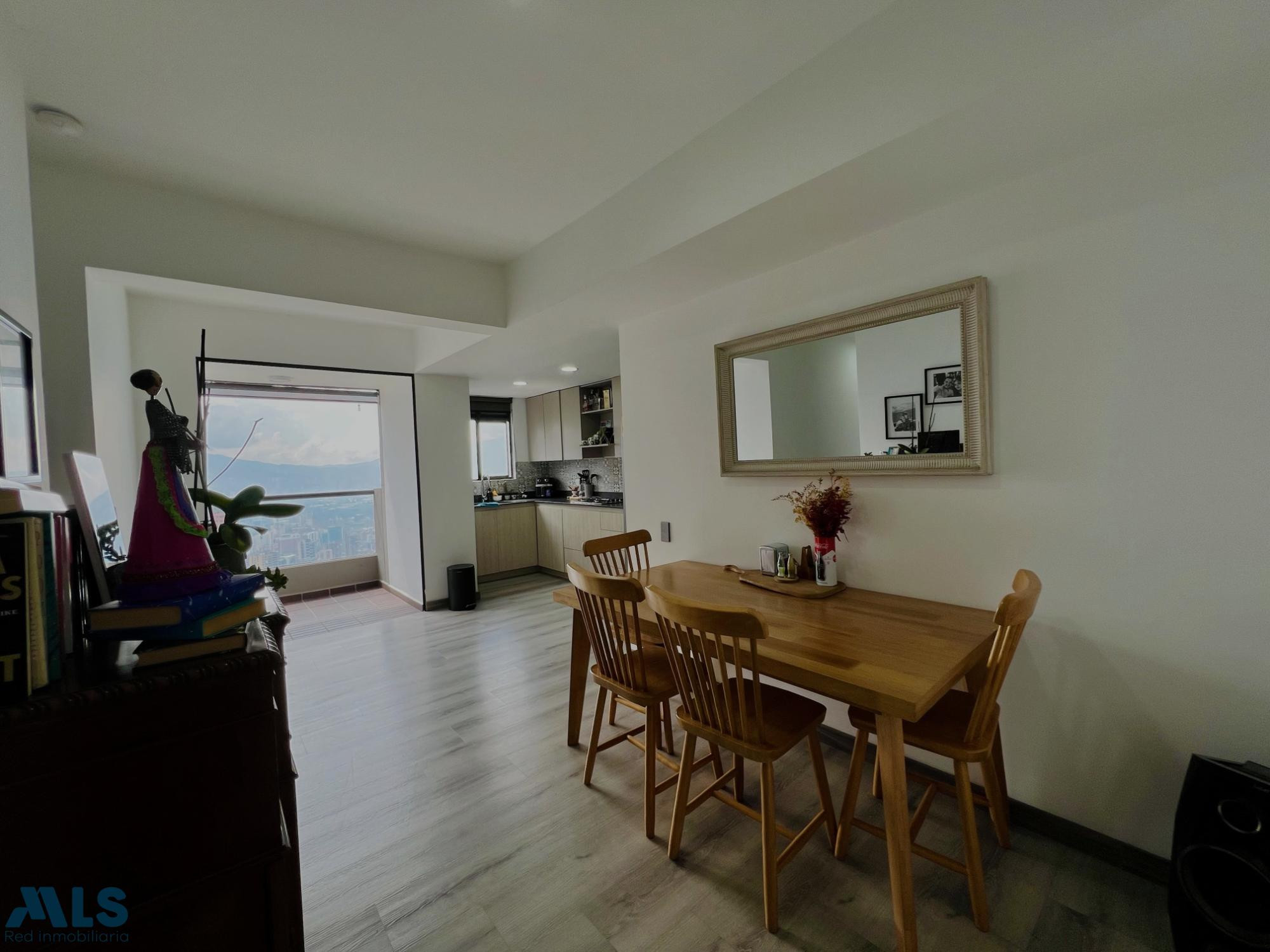 Apartamento en Palmas con excelente vista. medellin - las palmas