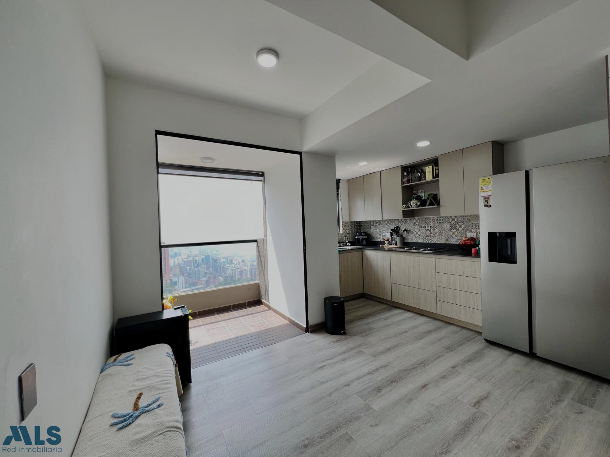 Apartamento en Palmas con excelente vista. medellin - las palmas