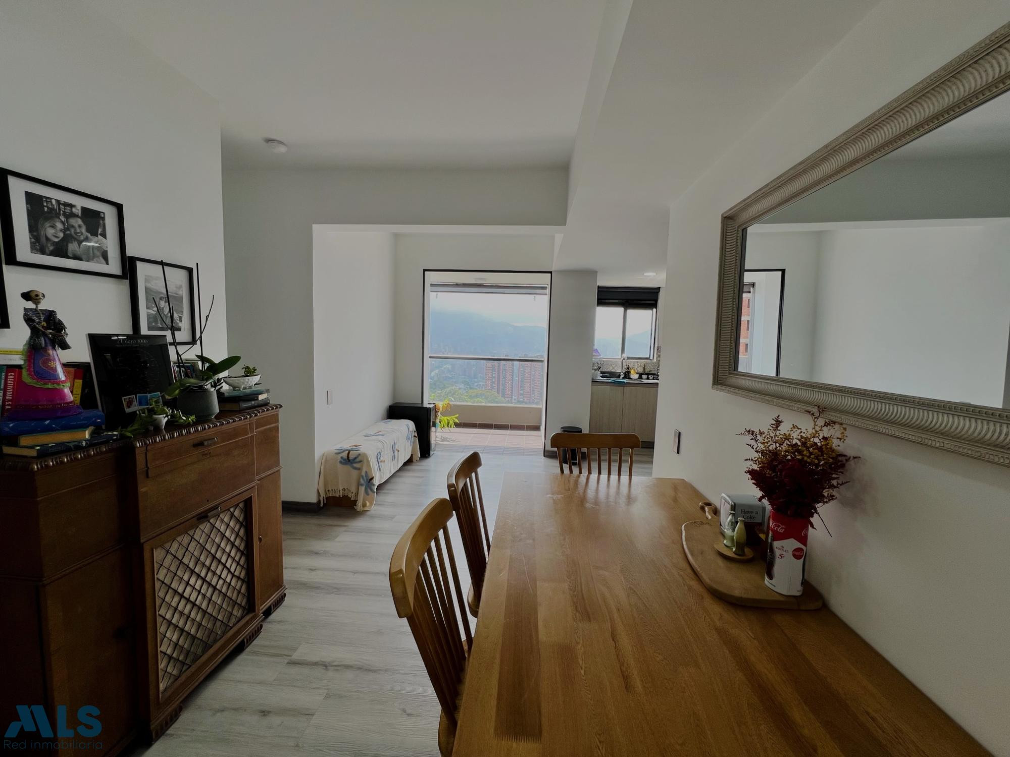 Apartamento en Palmas con excelente vista. medellin - las palmas