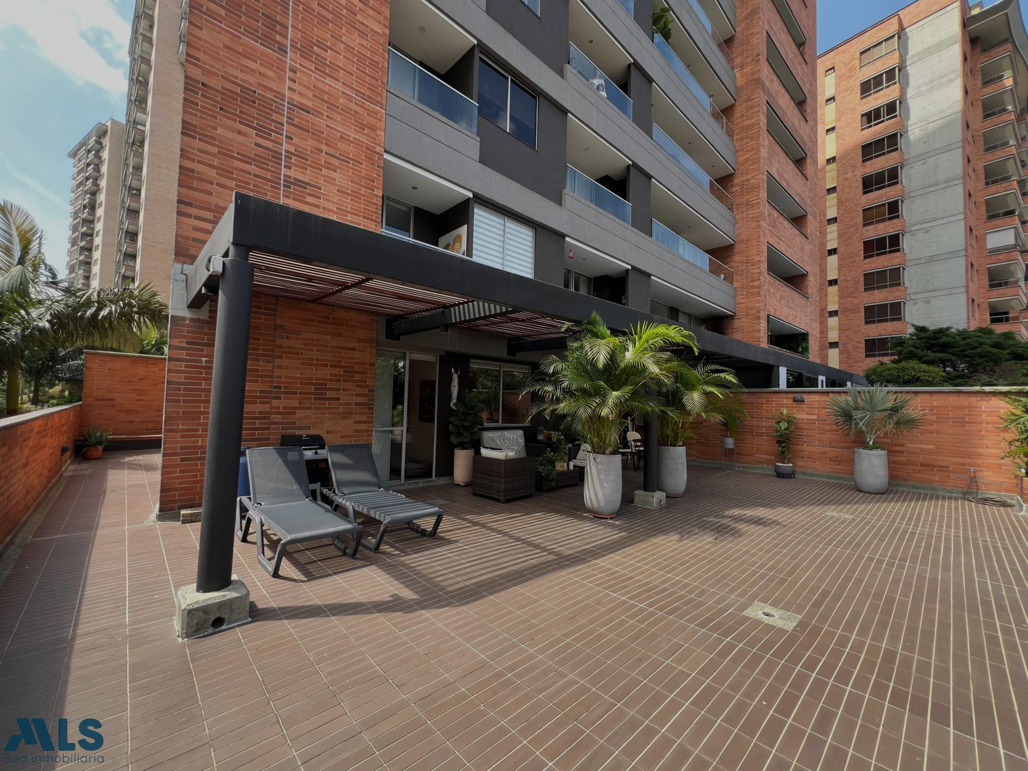 | V E N T A | Apartamento con gran terraza. Poblado Linares medellin - linares