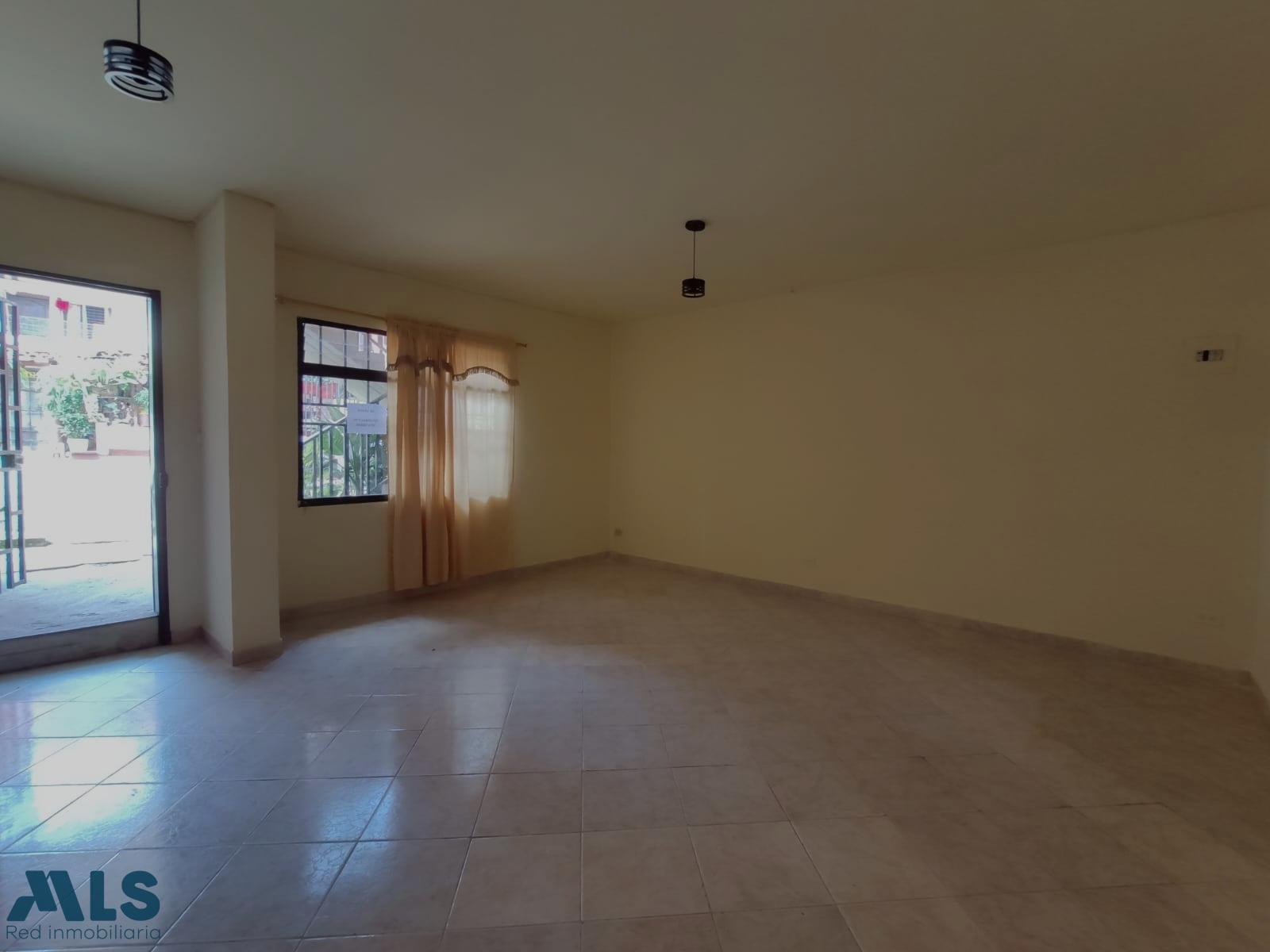 Casa en venta en Buenos Aires cerca del centro comercial La Central medellin - buenos aires