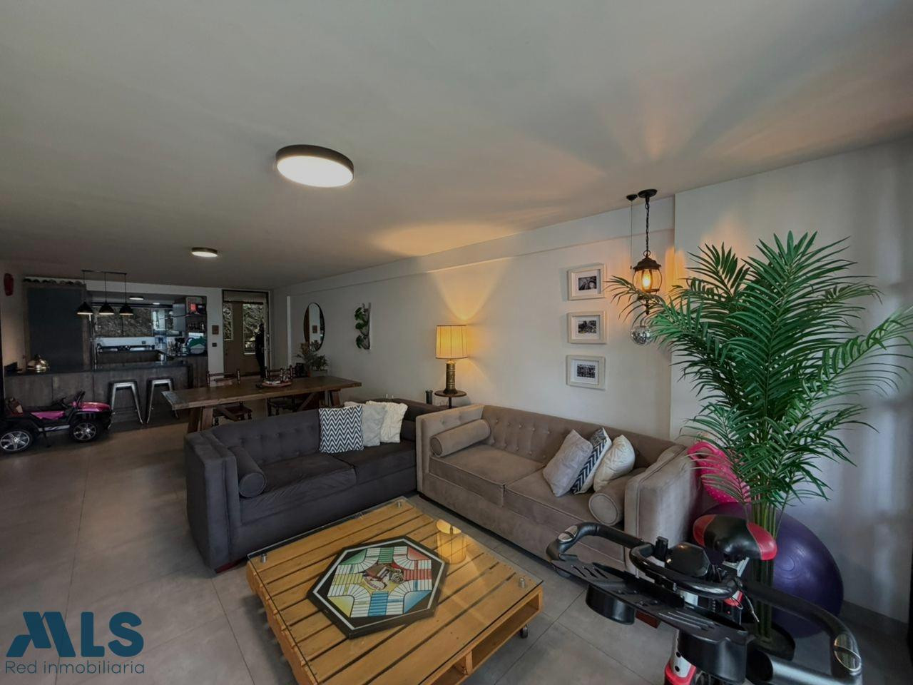 APARTAMENTO EN VENTA REMODELADO EN LAS PALMAS medellin - las palmas