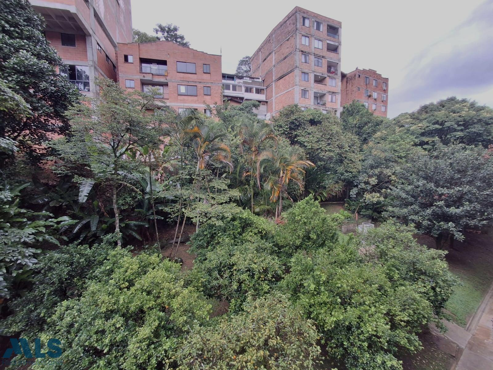 Apartamento con muy buena iluminación envigado - camino verde