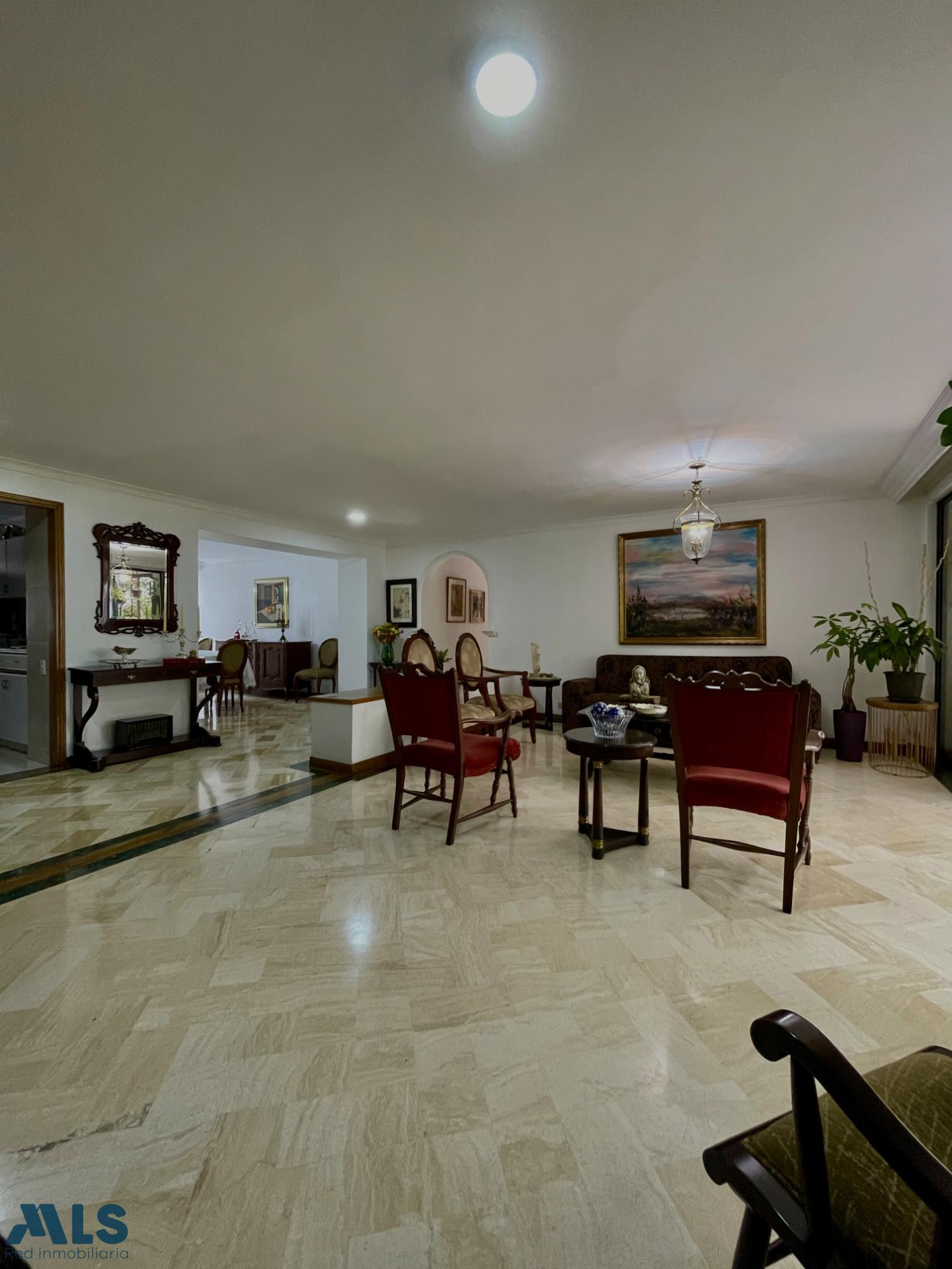 APARTAMENTO AMPLIO, CON UNA UBICACION PRIVILEGIADA medellin - los balsos no 1