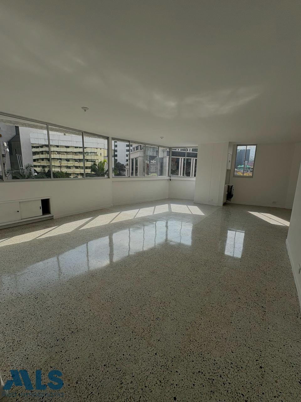 Excelente ubicacion medellin - milla de oro