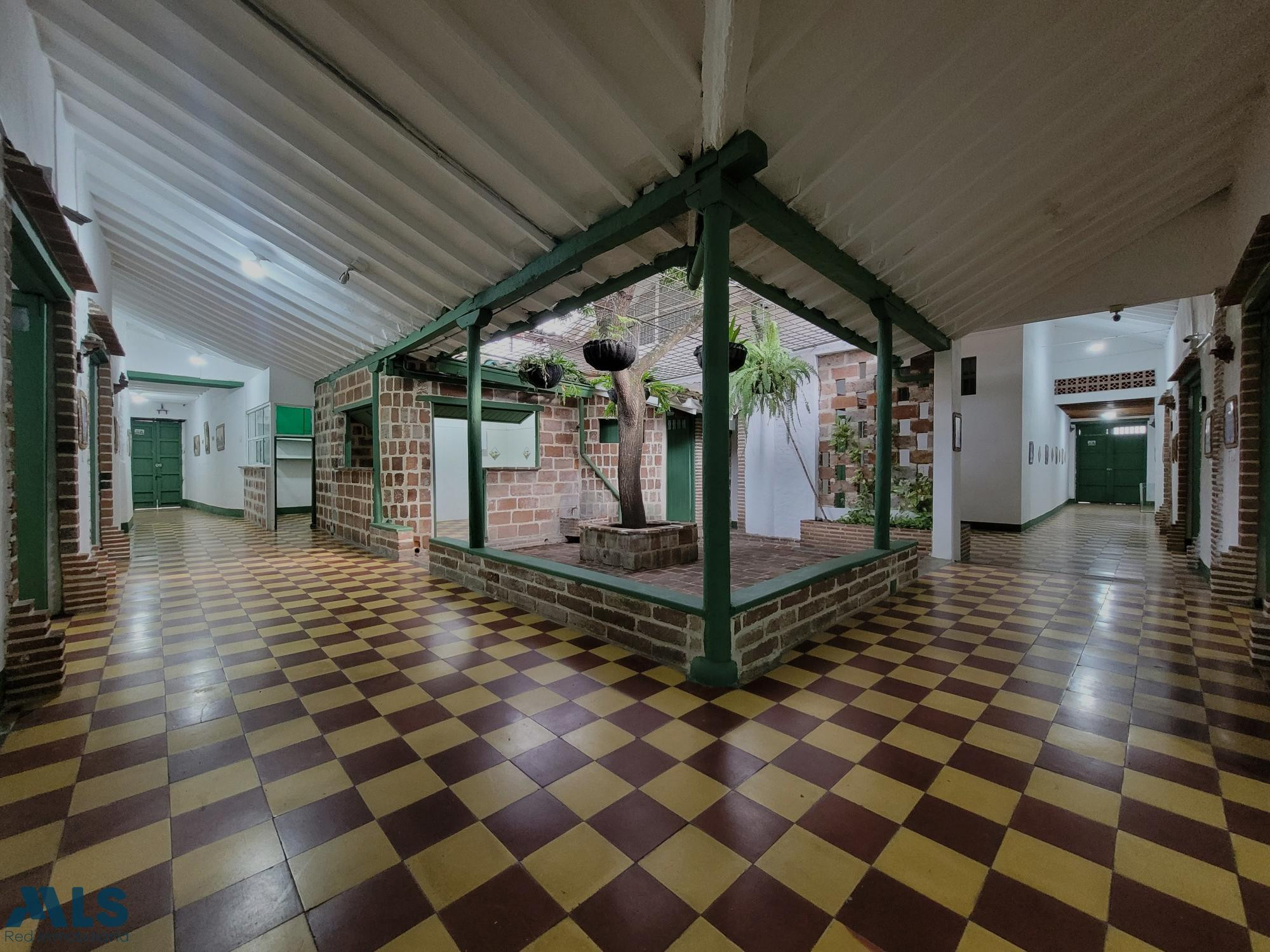 Venta de PASAJE COMERCIAL en todo el Parque de Santa Fe de Antioquia santa-fe-de-antioquia - centro