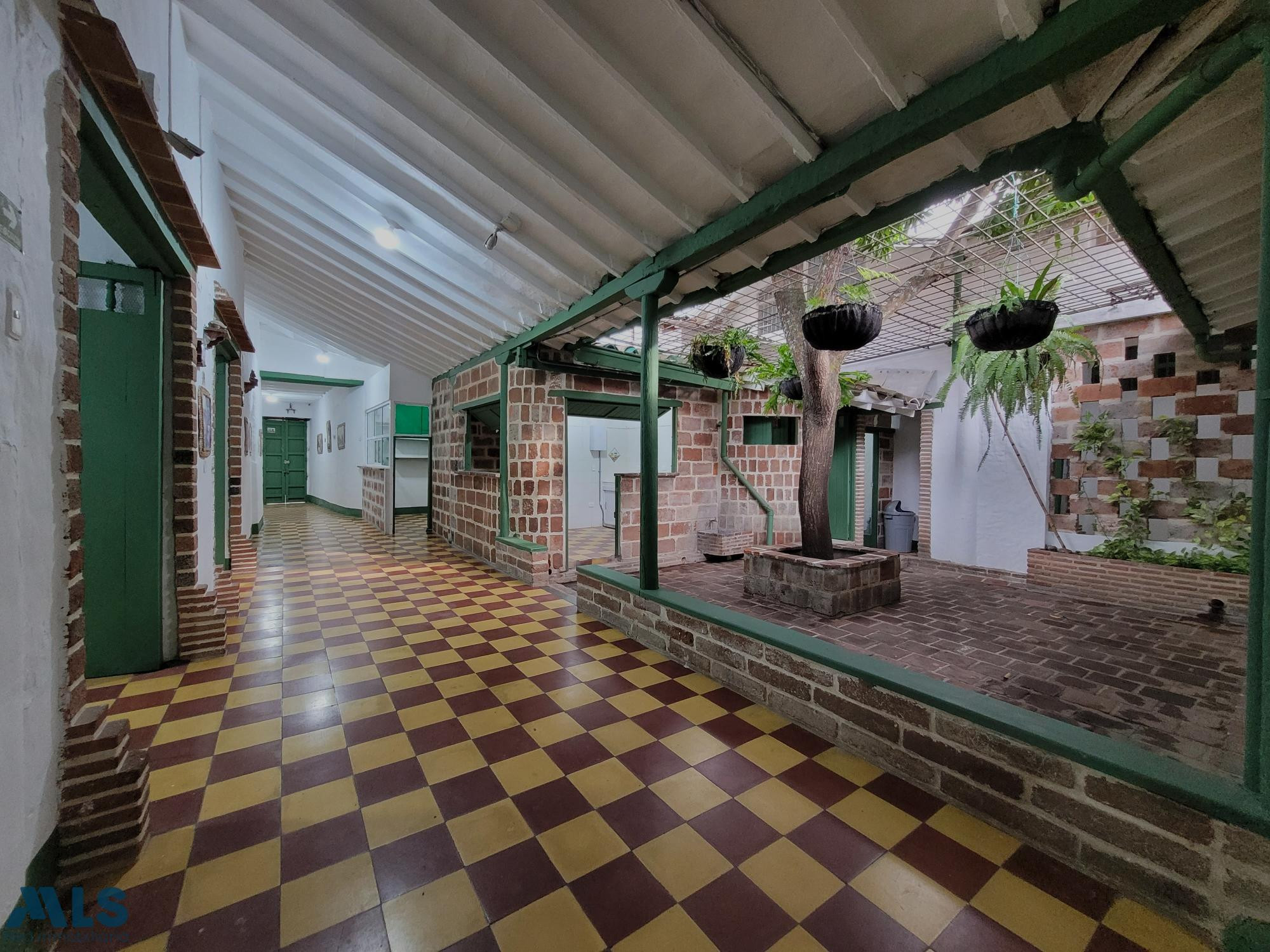 Venta de PASAJE COMERCIAL en todo el Parque de Santa Fe de Antioquia santa-fe-de-antioquia - centro