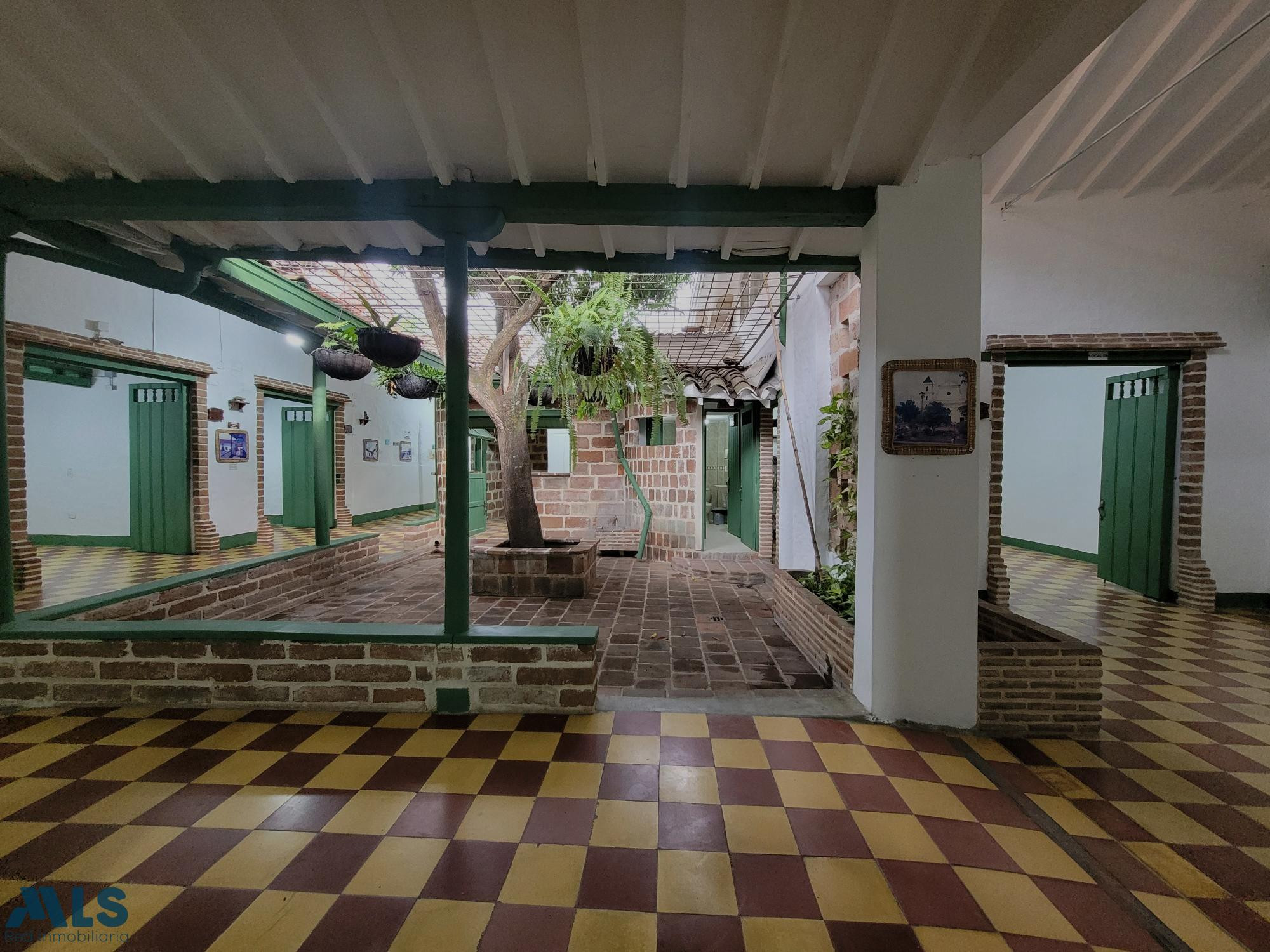 Venta de PASAJE COMERCIAL en todo el Parque de Santa Fe de Antioquia santa-fe-de-antioquia - centro