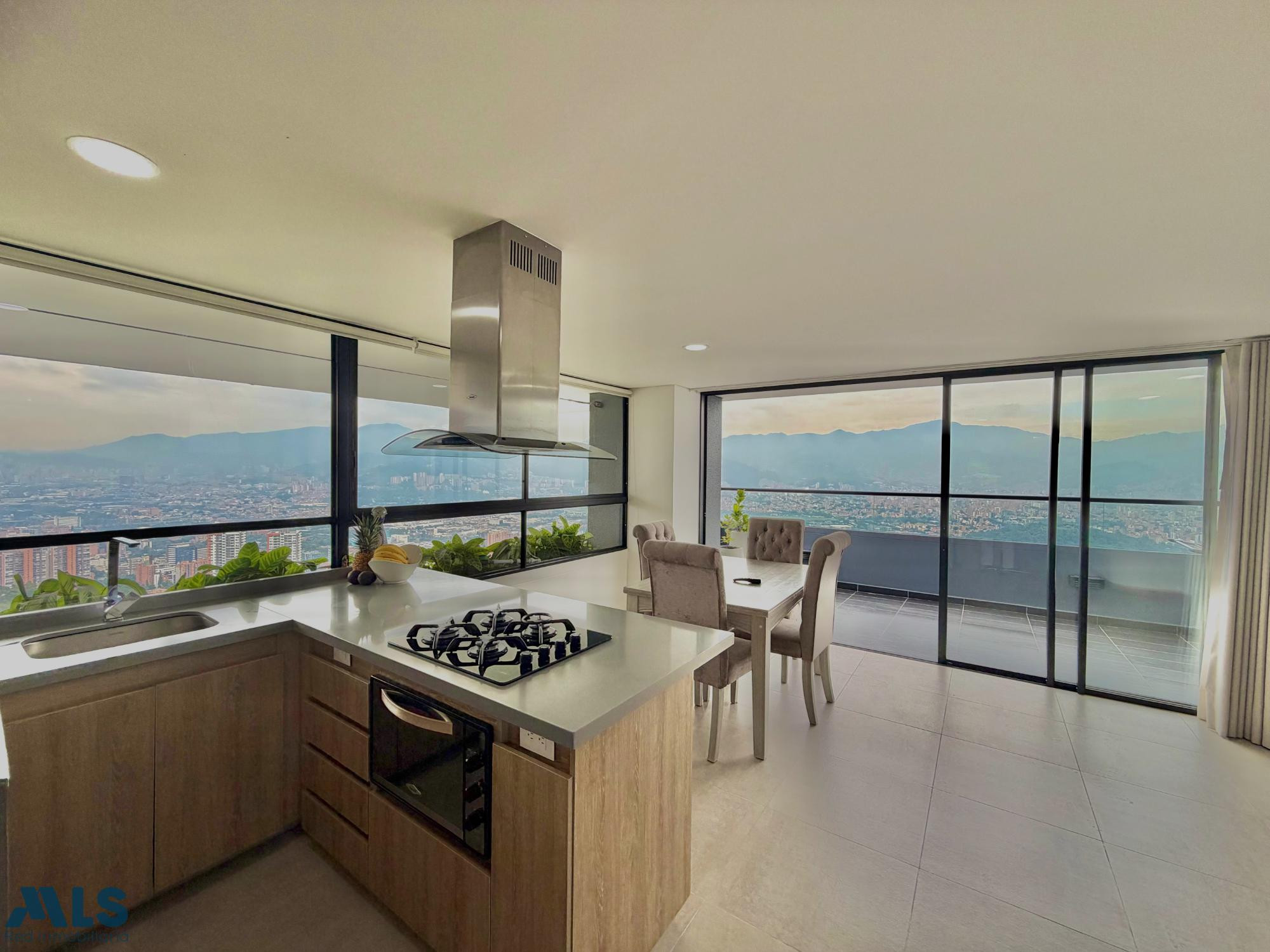 APARTAMENTO EN VENTA EN LAS PALMAS CON VISTA A LA CIUDAD medellin - las palmas