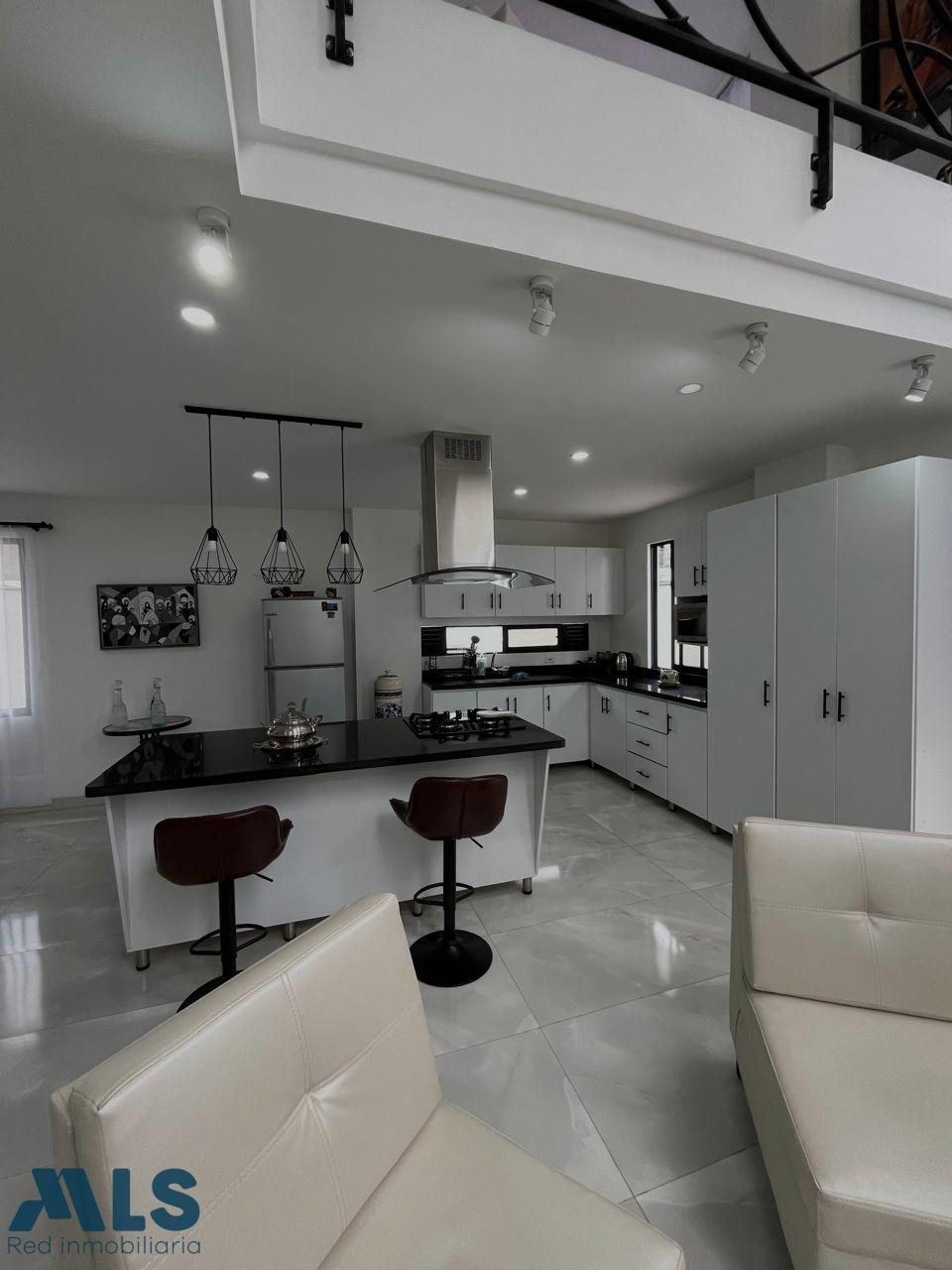 CASA ESQUINERA DE 2 NIVELES EN VENTA EN RIONEGRO, BARRO BLANCO rionegro - v barro blanco