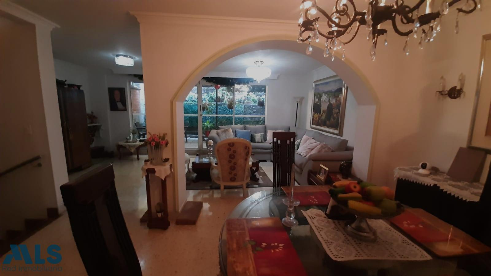 casa en venta en El Poblado Castropol medellin - castropol