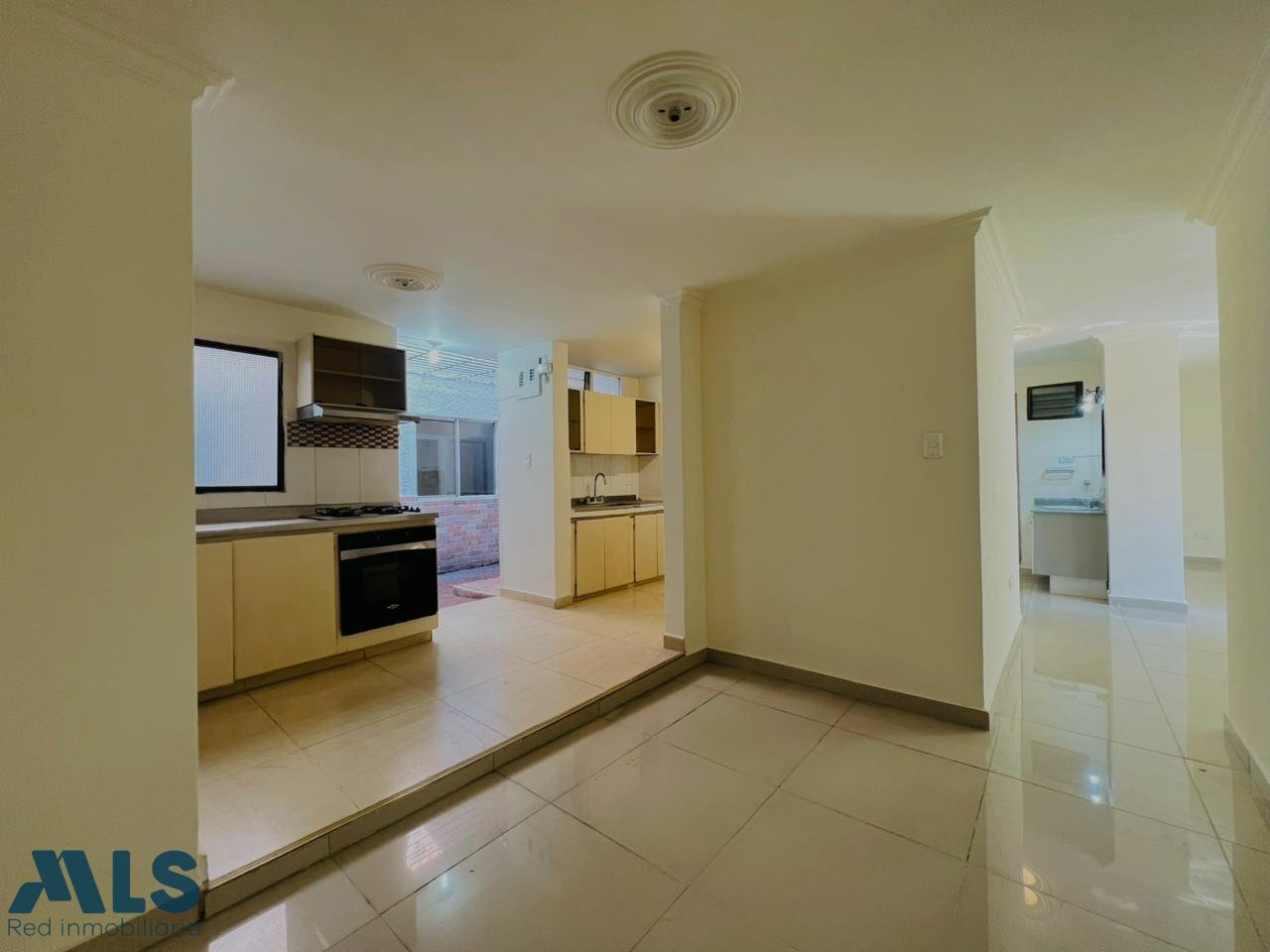 Casa amplia y luminosa. itagui - villa paula