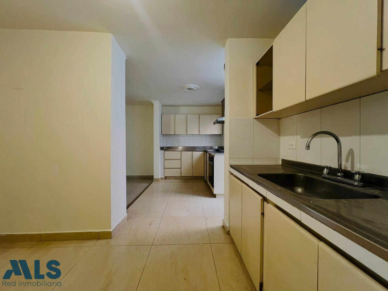 Casa amplia y luminosa. itagui - villa paula