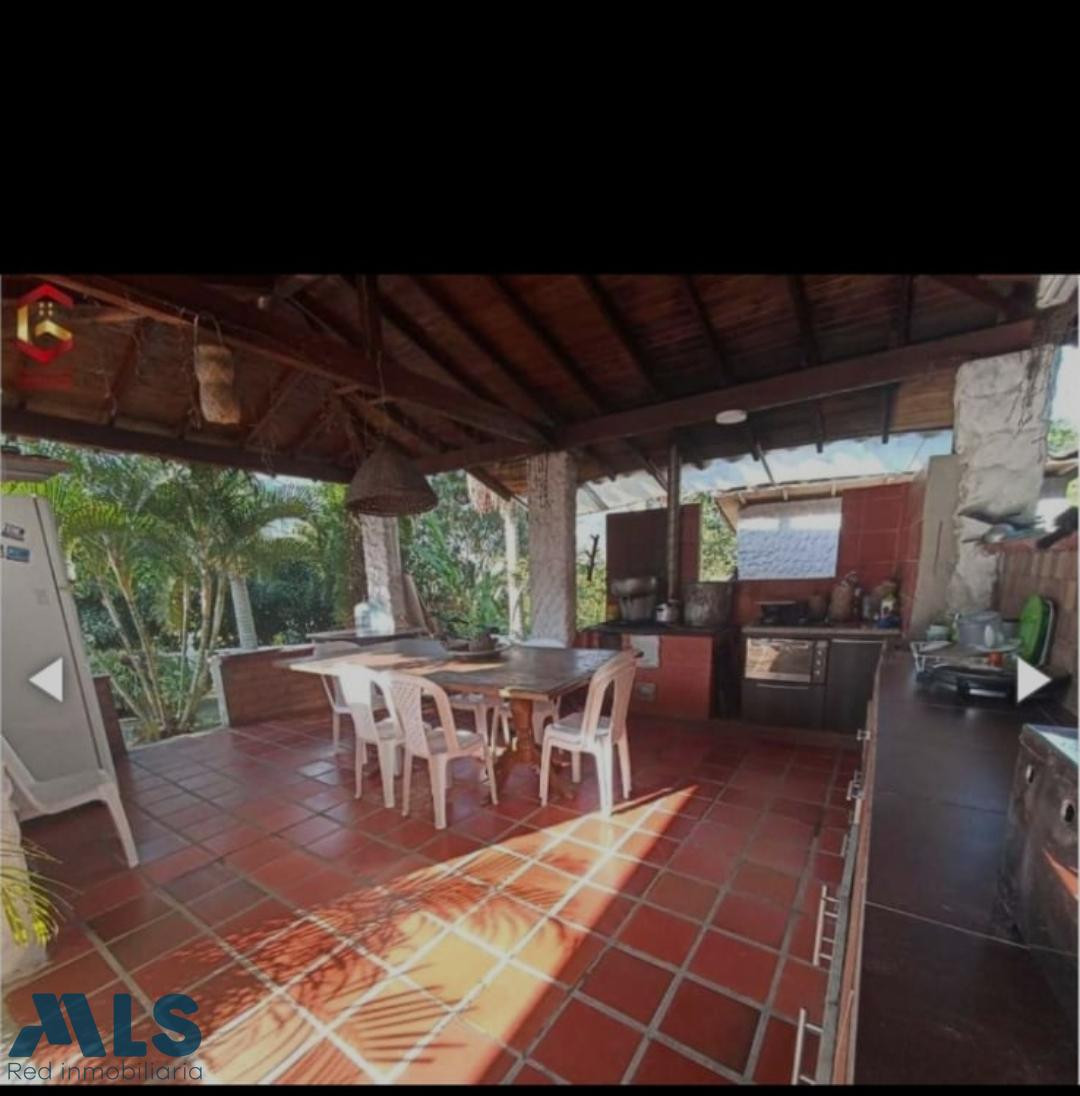 4 Casas en lote bello - machado