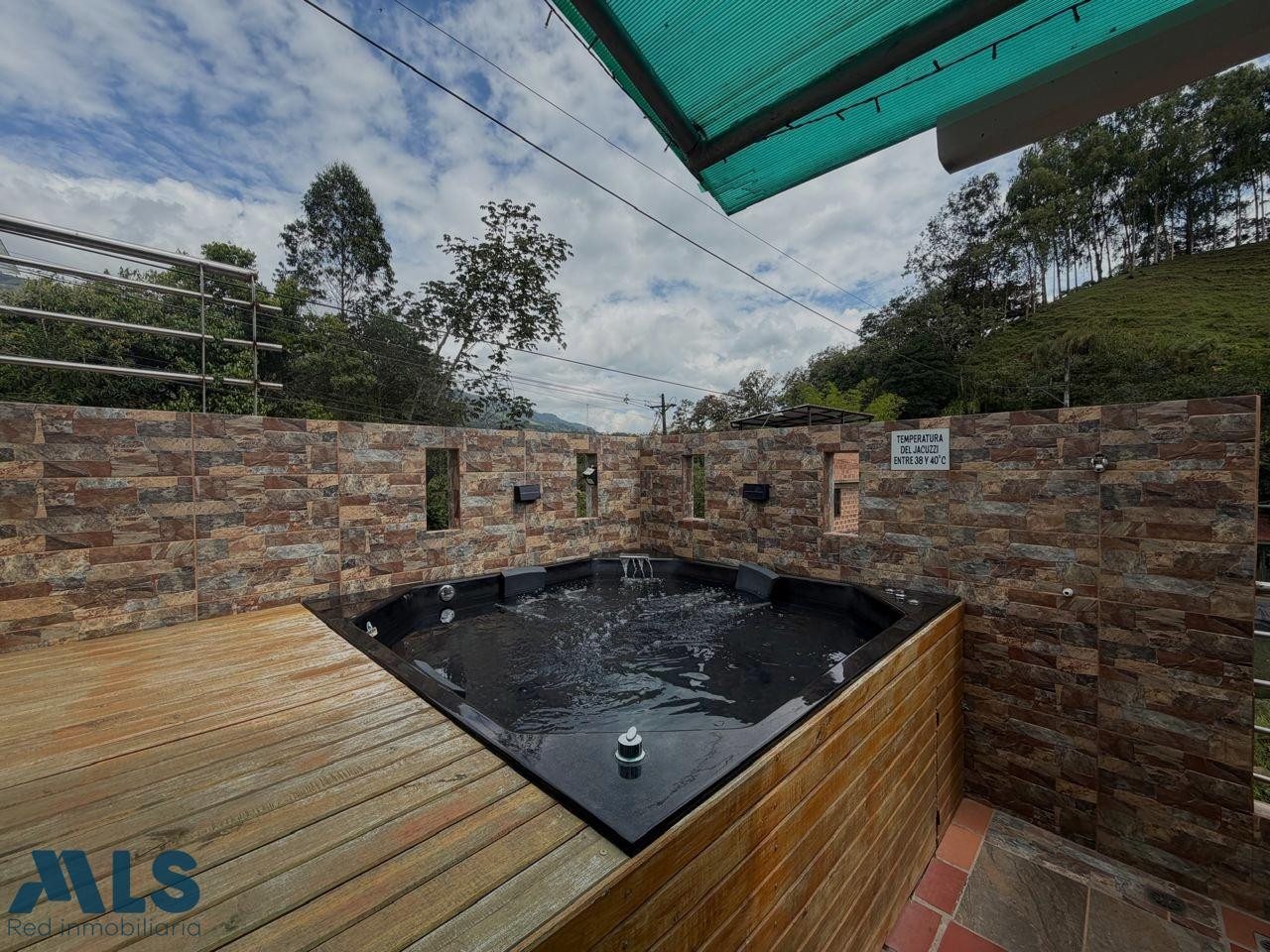 Restaurante, alcobas para renta corta y casa de vivienda en Venta Barbosa Antioquia barbosa - v dos quebradas