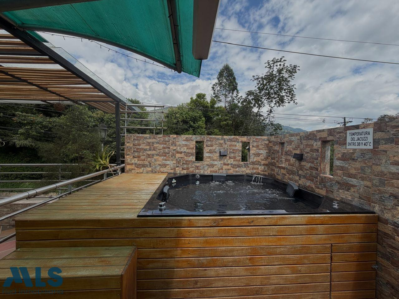 Restaurante, alcobas para renta corta y casa de vivienda en Venta Barbosa Antioquia barbosa - v dos quebradas