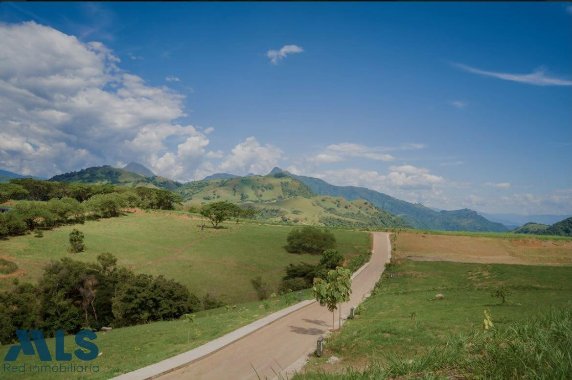 Espectacular lote con una vista inigualable. bolombolo - c bolombolo