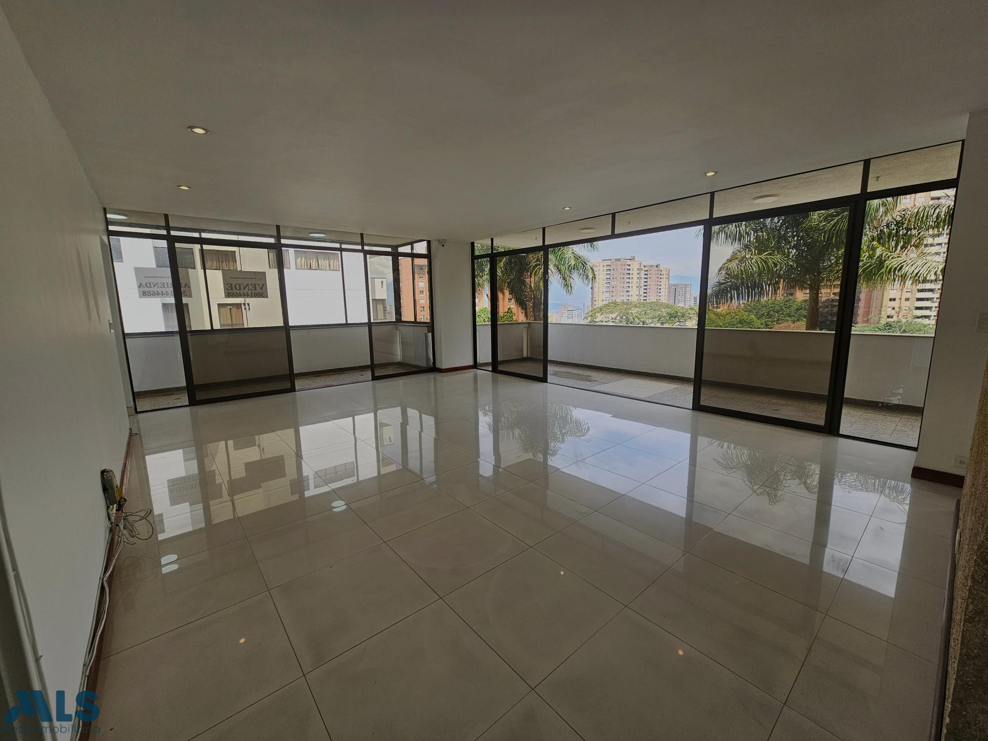 AMPLIOS ESPACIOS Y EXCELENTE UBICACIÓN medellin - los balsos no 1