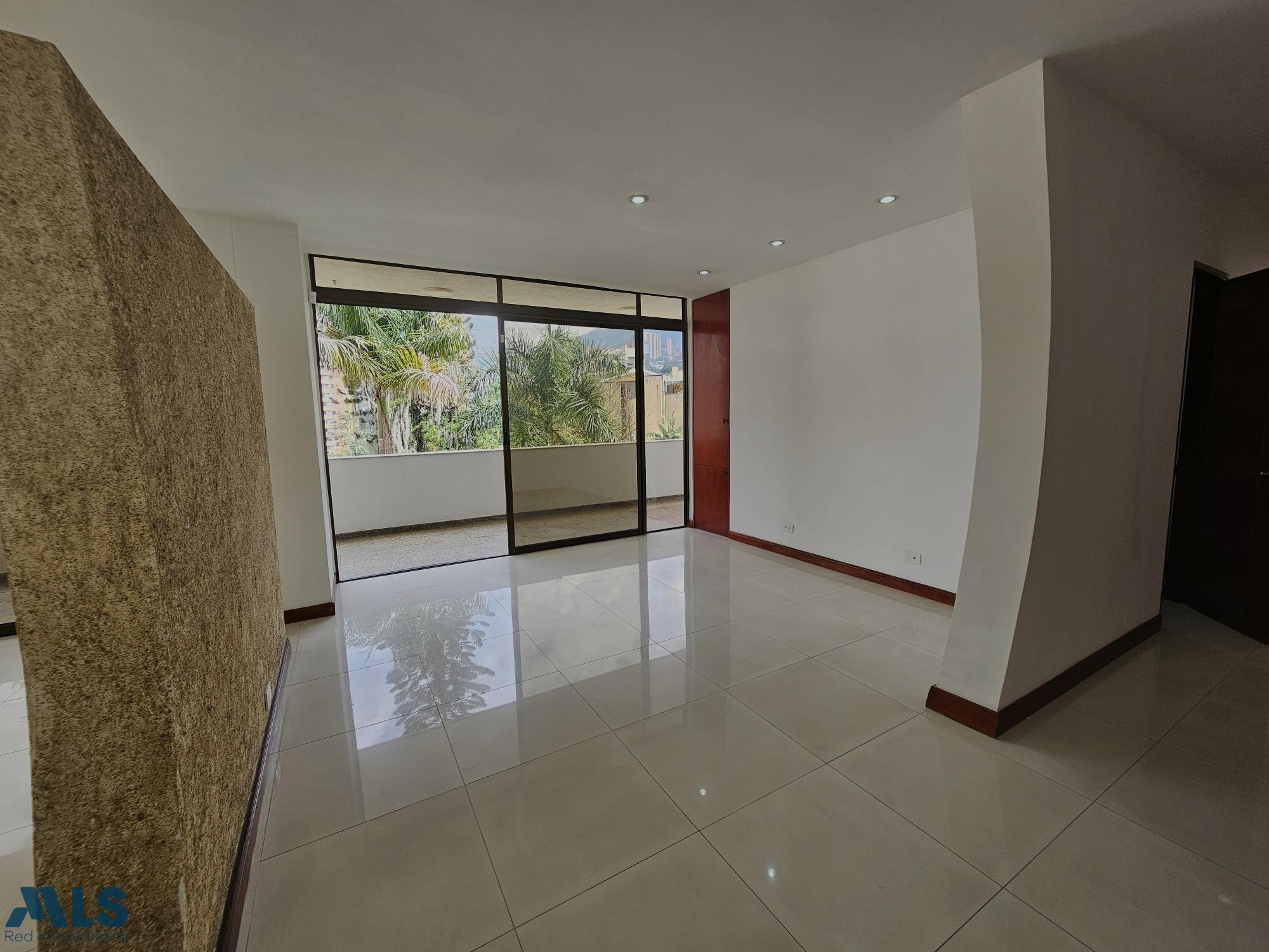 AMPLIOS ESPACIOS Y EXCELENTE UBICACIÓN medellin - los balsos no 1