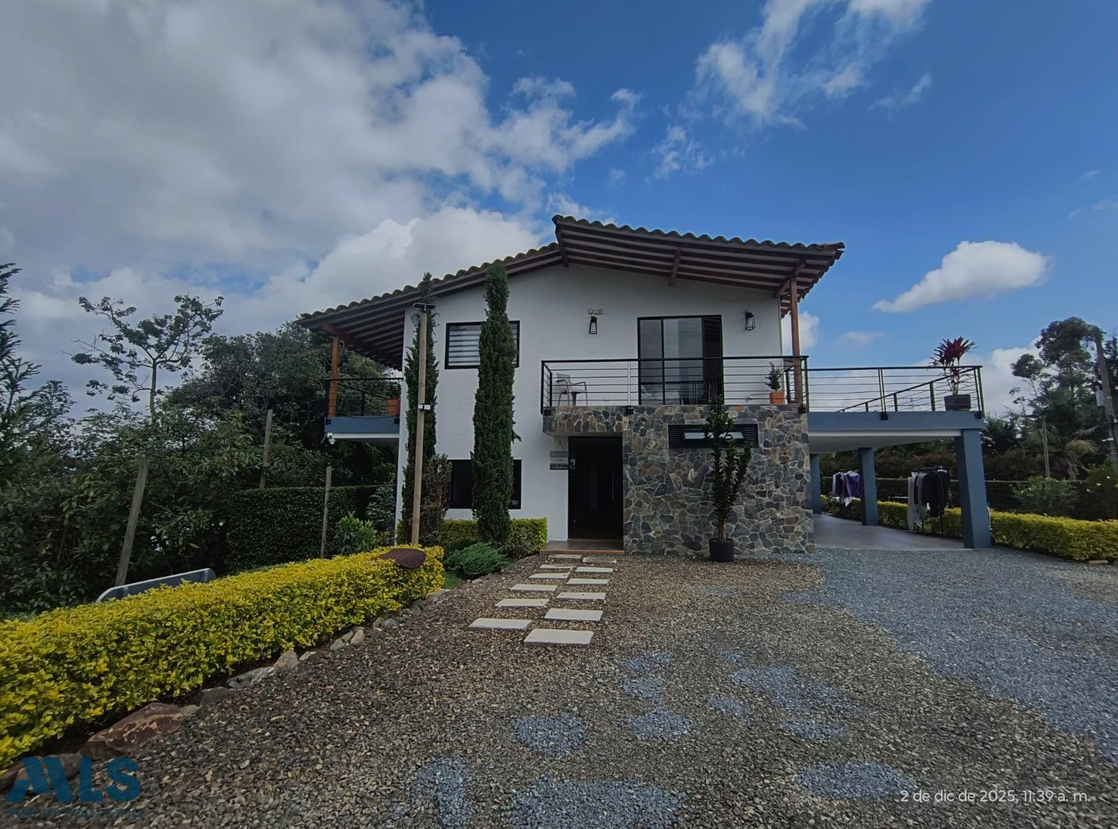 hermosa casa campestre en venta en parcelación guarne - v la mosquita guarne