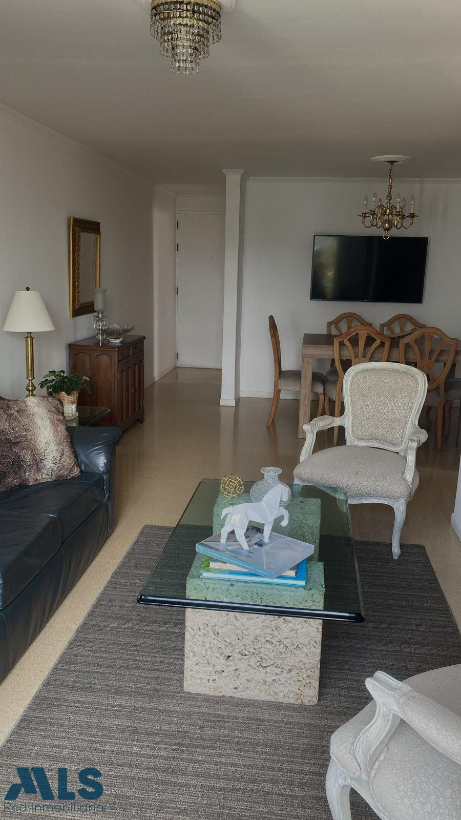 se vende hermoso apartamento en la transversal inferior medellin - el poblado