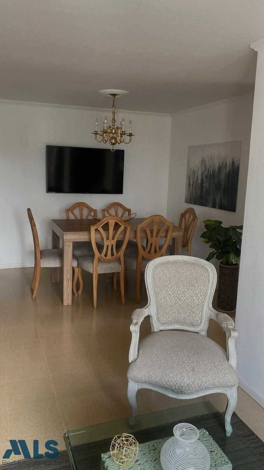 se vende hermoso apartamento en la transversal inferior medellin - el poblado