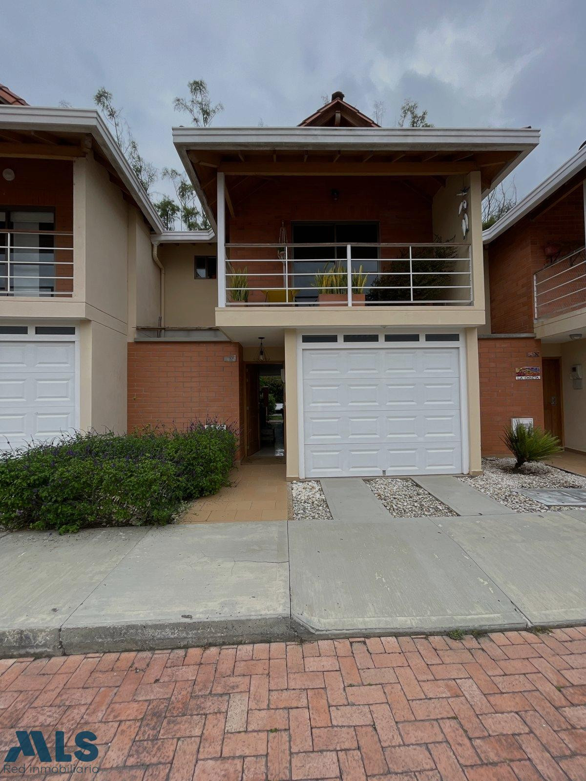 Casa parcialmente remodelada cerca de Viva la Ceja con zona verde. la-ceja - corredor san antonio la ceja la ceja
