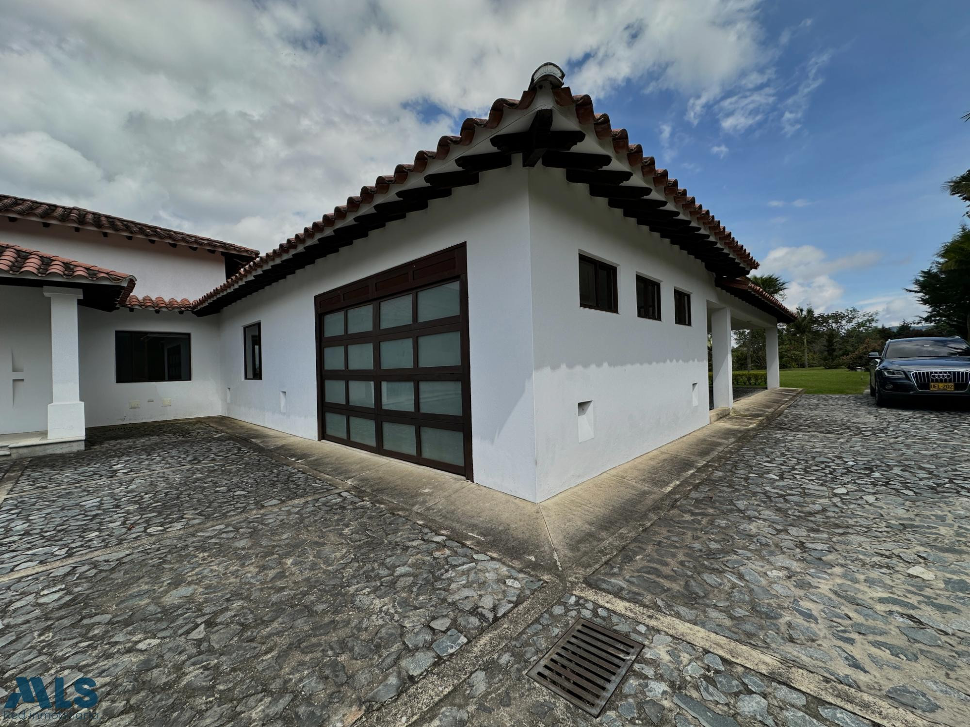 HERMOSA FINCA CON CASA EN PRIMER NIVEL el-carmen - v el cerro