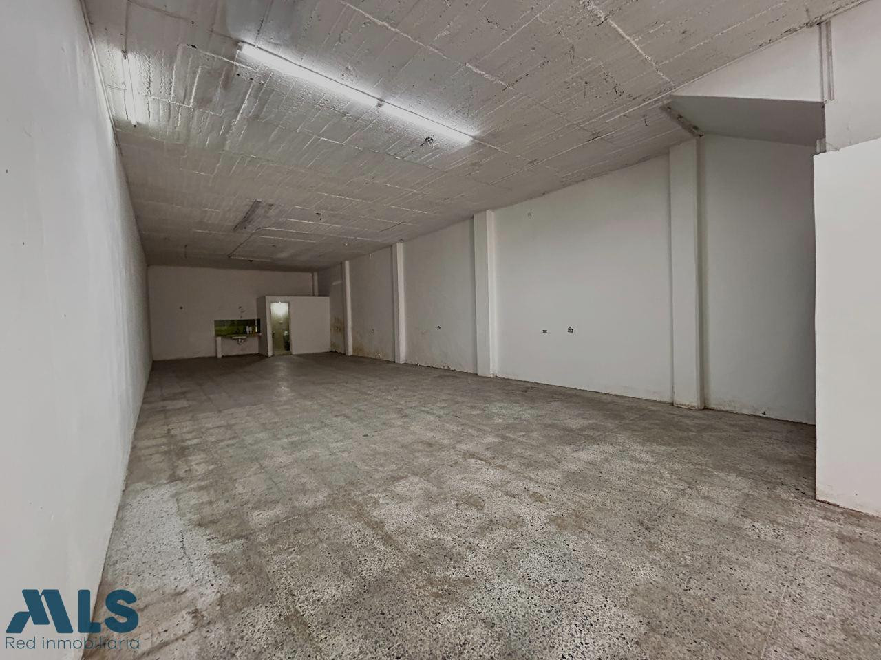 Bodega con buena ubicación en el Parque de Bello bello - prado