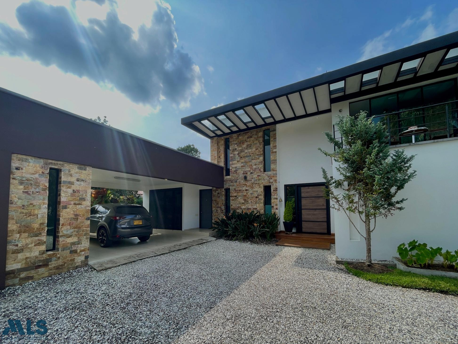 Casa Llanogrande portería 24H. Ubicación perfecta sector CAI rionegro - llanogrande