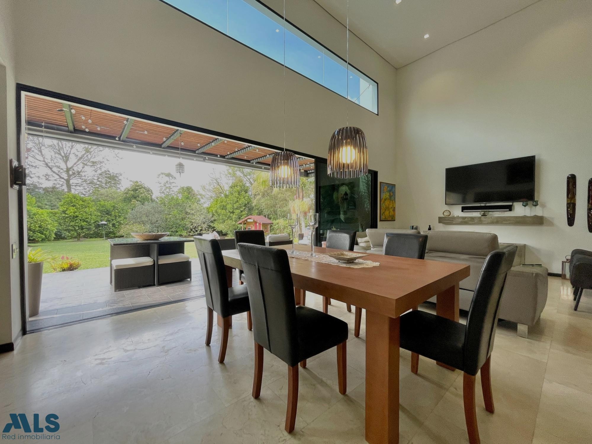 Casa Llanogrande portería 24H. Ubicación perfecta sector CAI rionegro - llanogrande