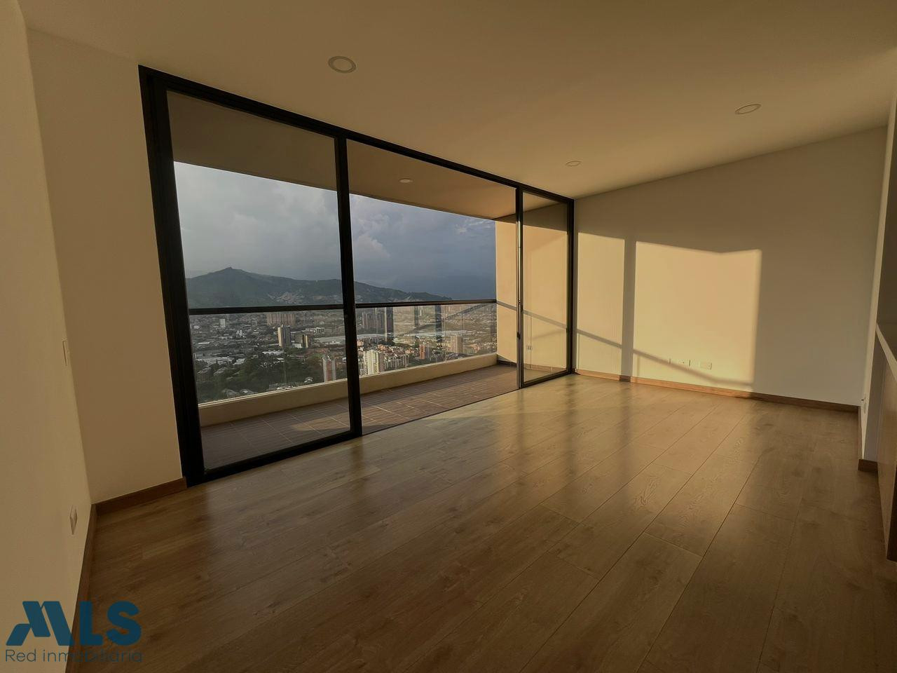 HERMOSO APARTAMENTO EN UNIDAD CERRADA EN EL TRIANON envigado - el trianon