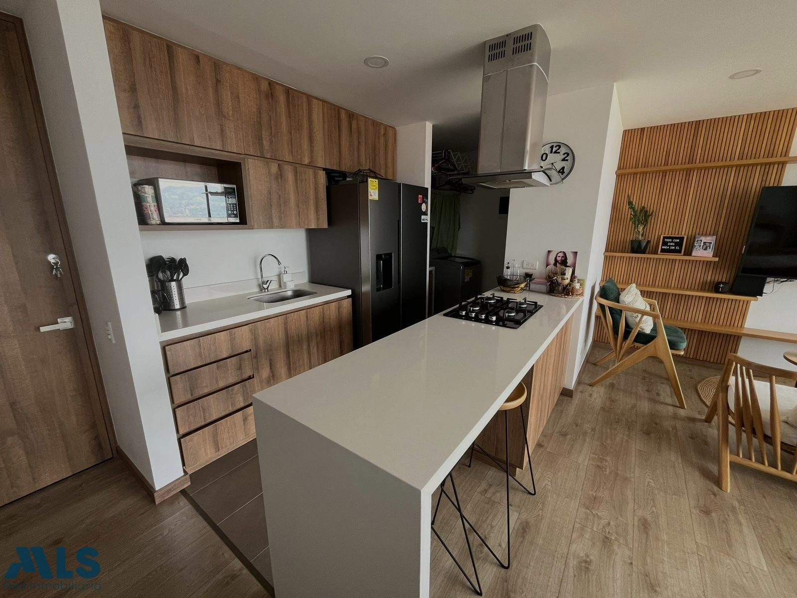 HERMOSO APARTAMENTO EN UNIDAD CERRADA EN EL TRIANON envigado - el trianon