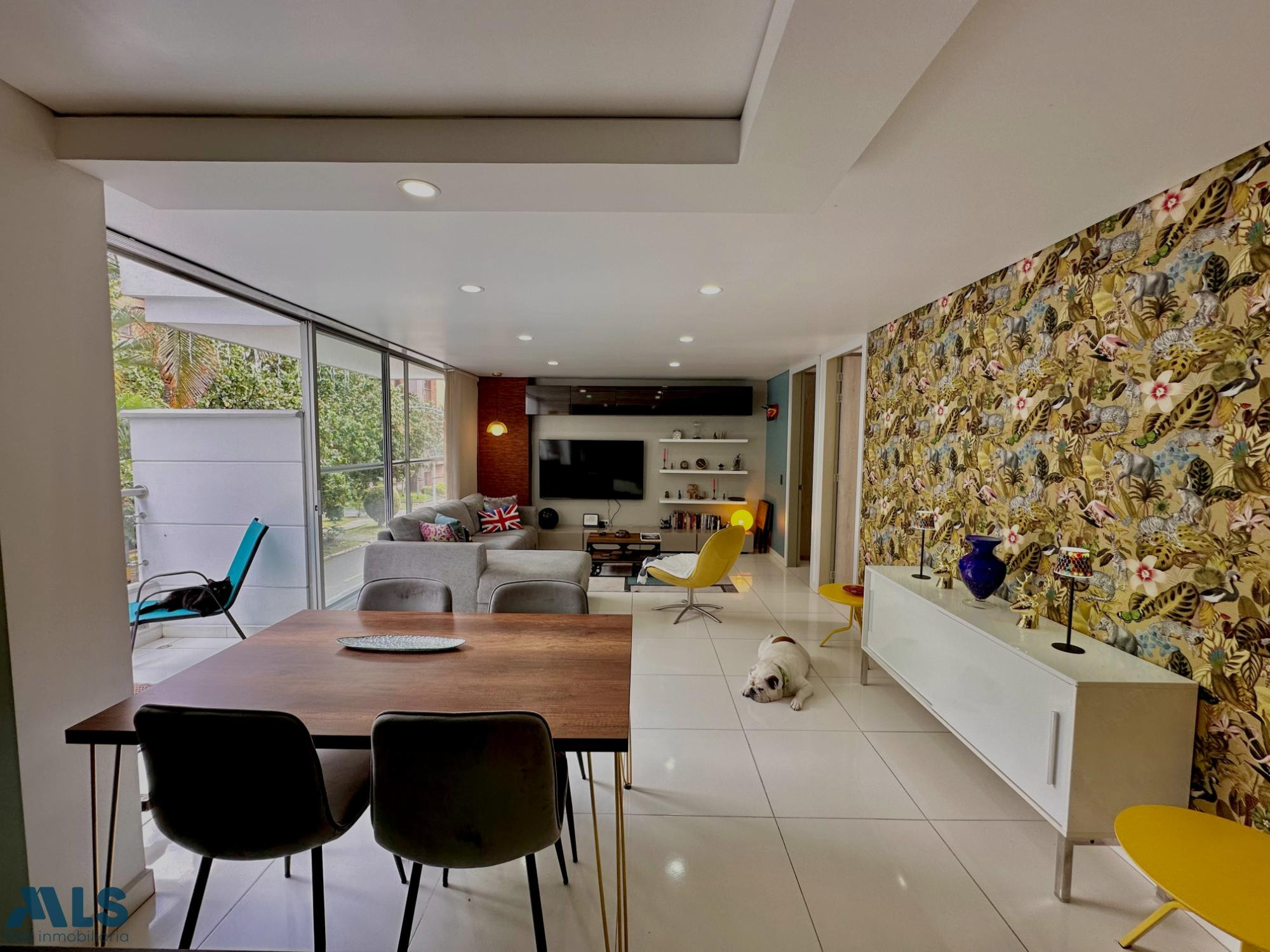 Apartamento en Laureles con gran terraza Y balcon medellin - conquistadores