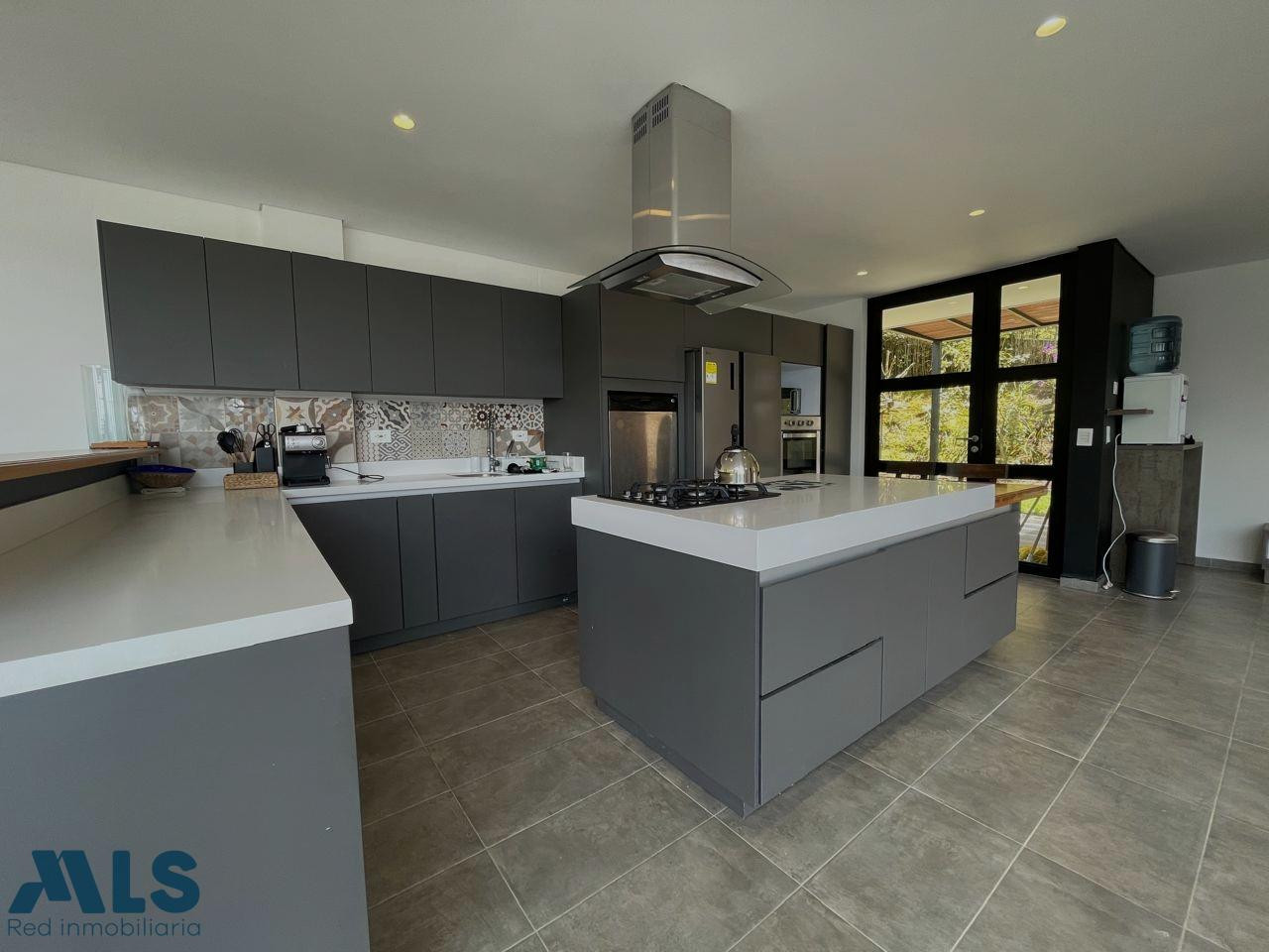 CASA EN EL ALTO DEL ESCOBERO CON ESPACIOS MUY GENEROSOS el-retiro - alto del escobero el retiro