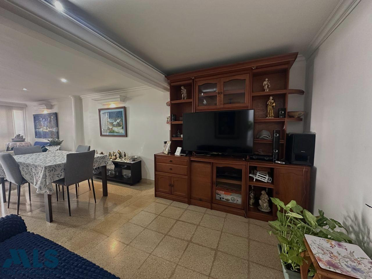 Casa tradicional en unidad cerrada en La Mota, sector plano medellin - la mota