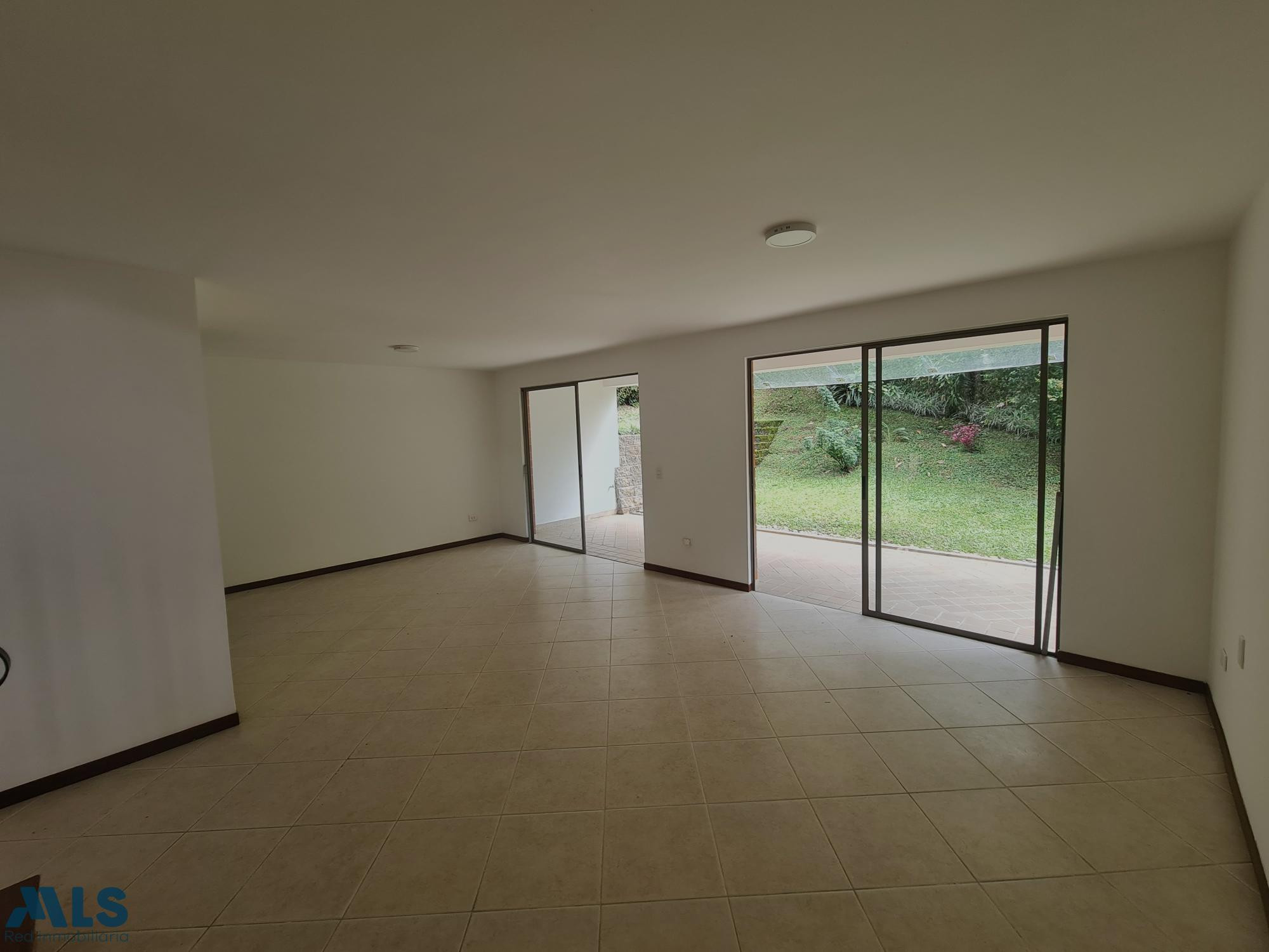 VENTA CASA EN ENVIGADO, SECTOR LOMA DEL ESMERALDAL envigado - el esmeraldal