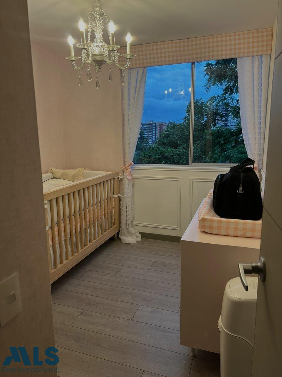 APARTAMENTO REMODELADO LOMA DEL ESMERALDAL envigado - el esmeraldal