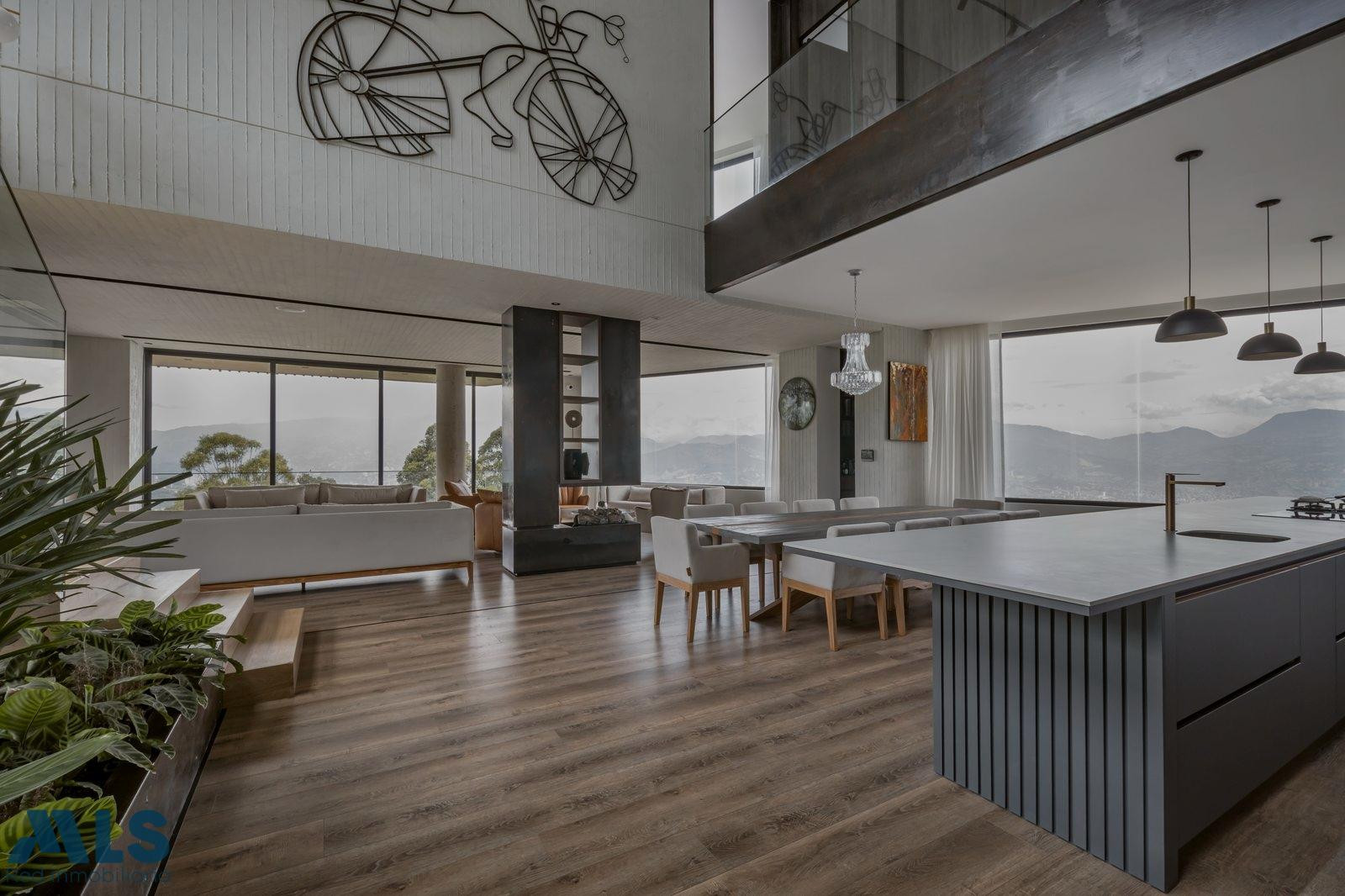 Exclusiva casa en El Poblado con hermosa vista a Medellin medellin - los balsos no 1