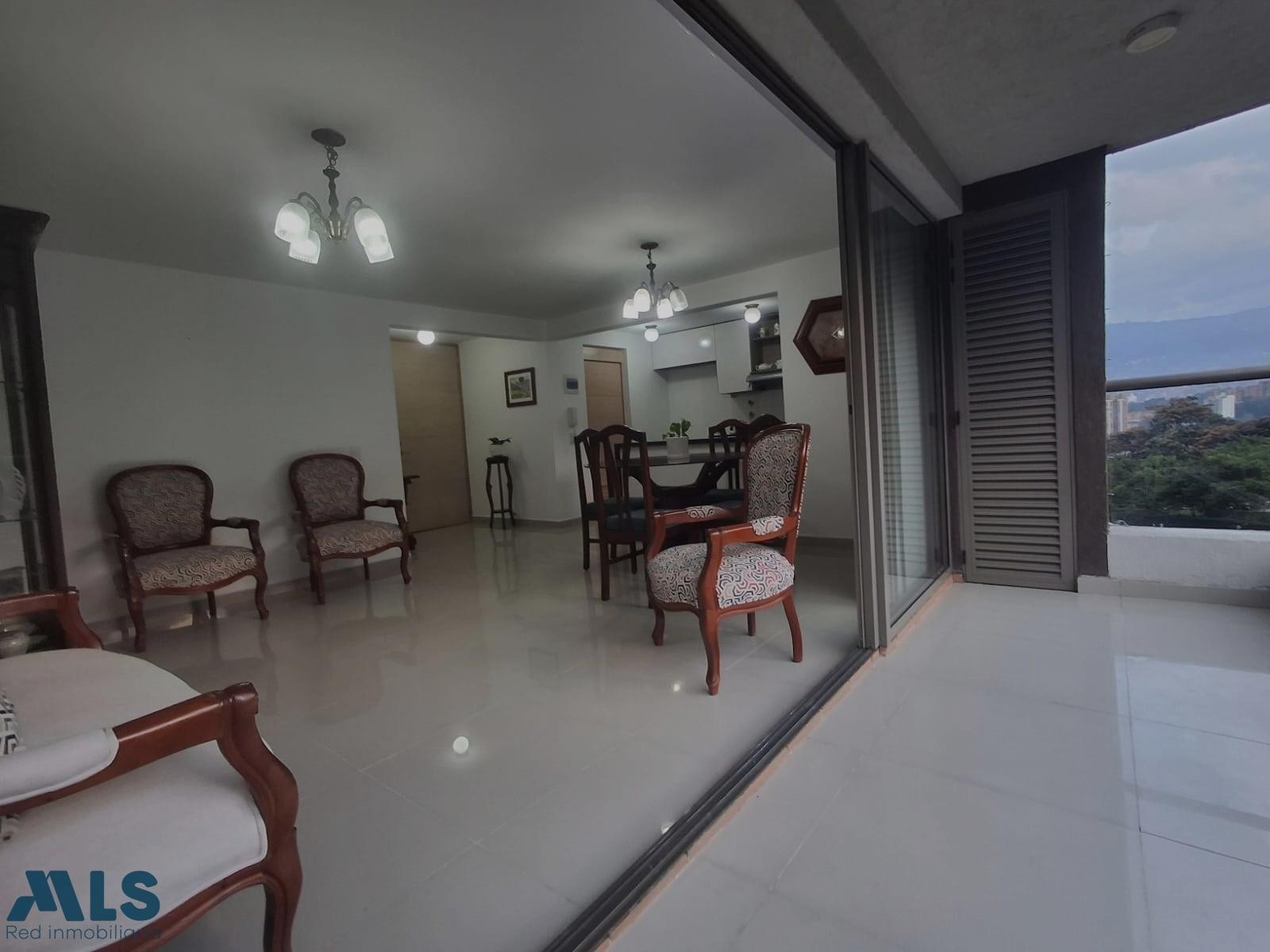 Amplio y cómodo Apartamento en Loma de Los Bernal. medellin - loma de los bernal