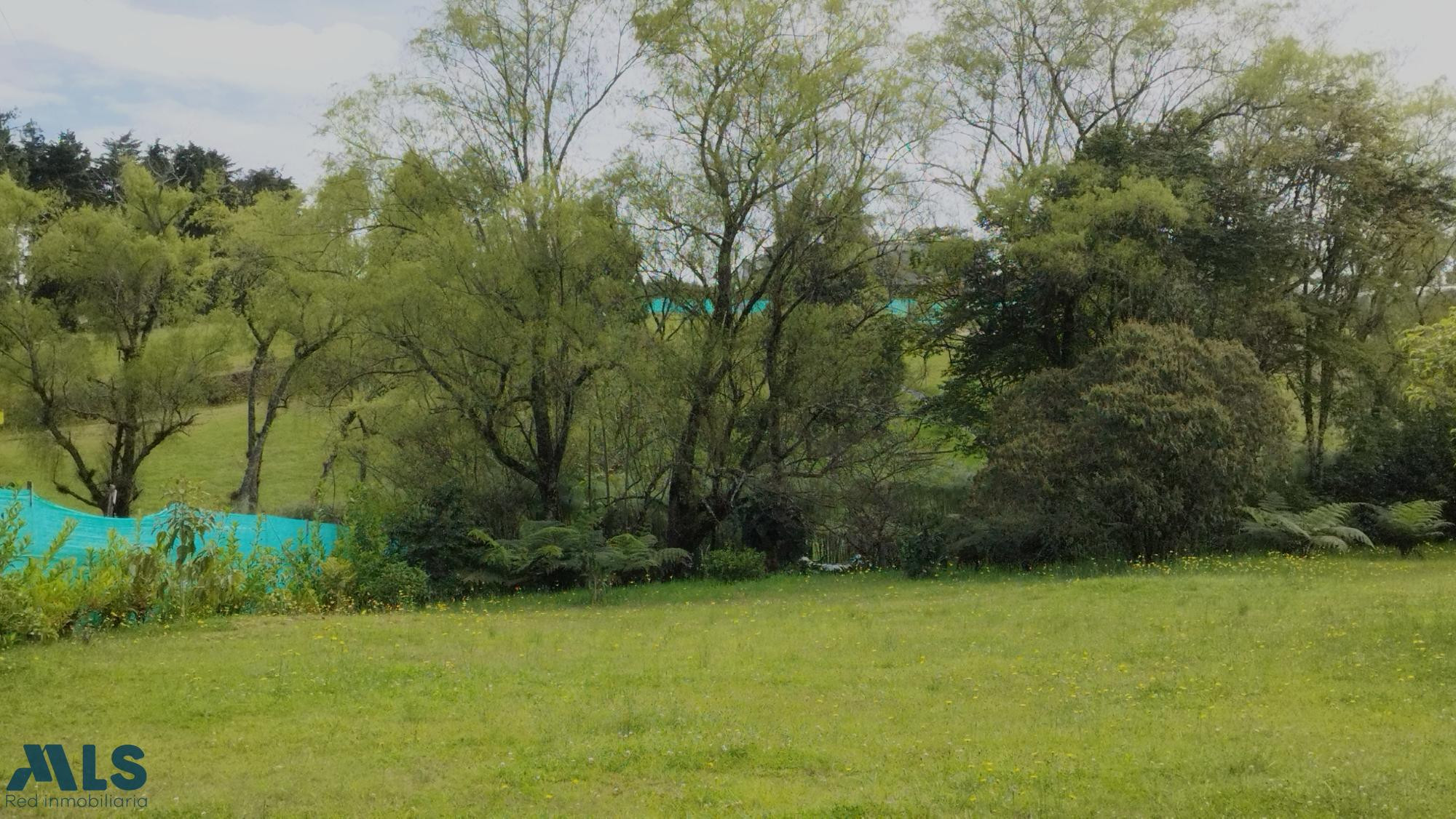 Lote en un sector pivilegiado del alto de las palmas envigado - alto de las palmas