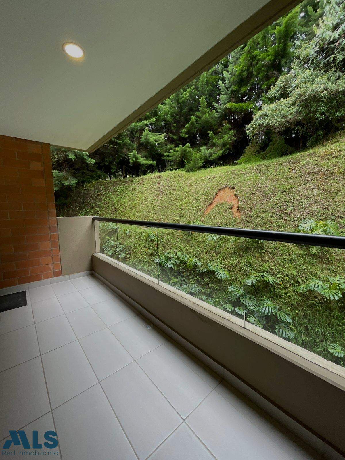 En venta Apartamento en unidad cerrada en el Retiro el-retiro - martin pescador