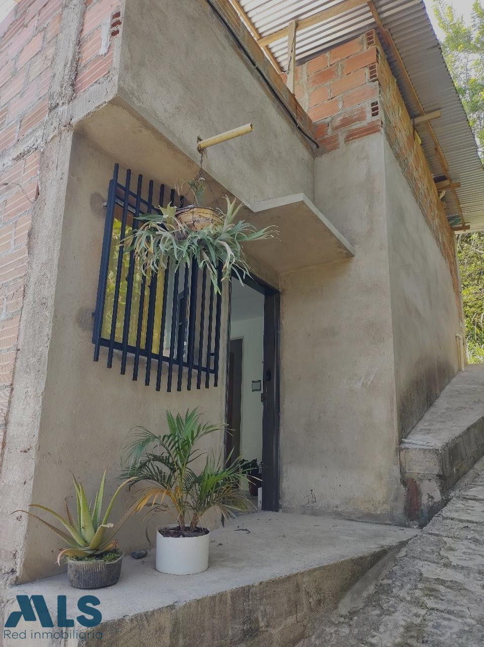 casa para remodelar a tu gusto en zona rural barbosa - rural