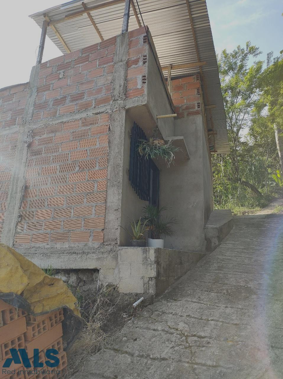 casa para remodelar a tu gusto en zona rural barbosa - rural