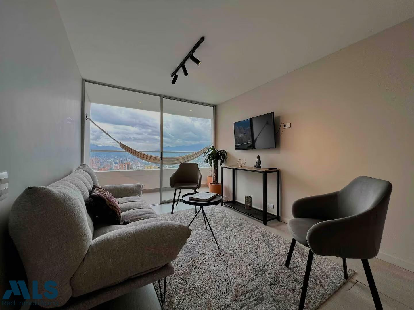 VENDO HERMOSO APARTAESTUDIO - POBLADO - PALMAS - HERMOSA VISTA medellin - altos del poblado