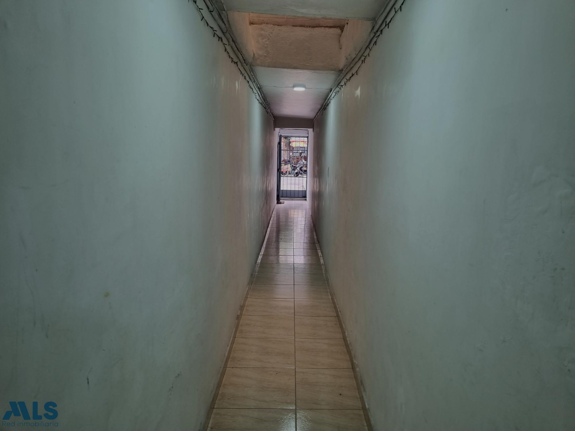 “Vive tranquilo en Medellín: apartamento acogedor con patio interno.” medellin - cristo rey