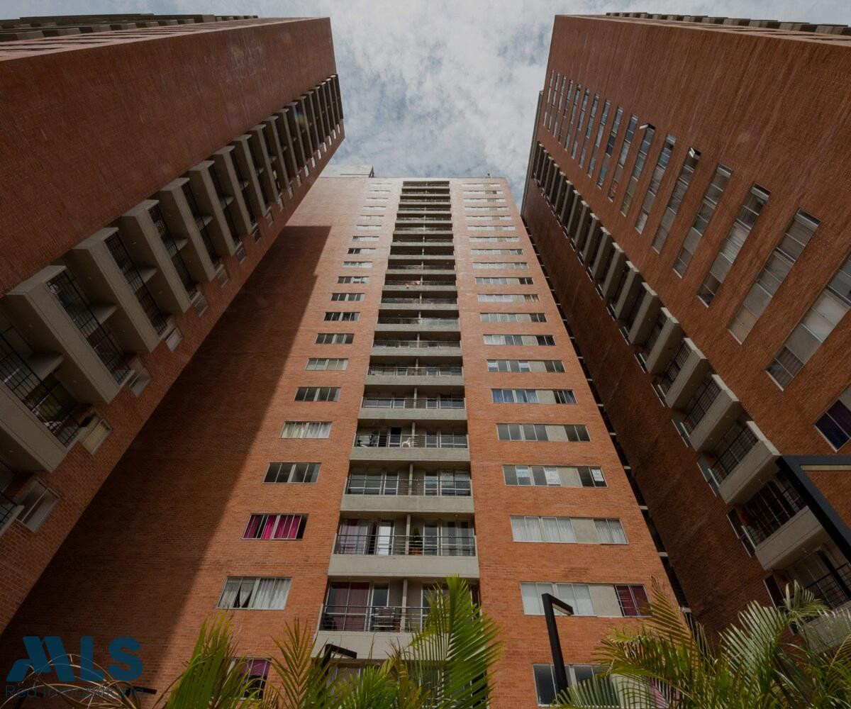 Apartamento en Unidad Cerrada piso alto bello - niquia