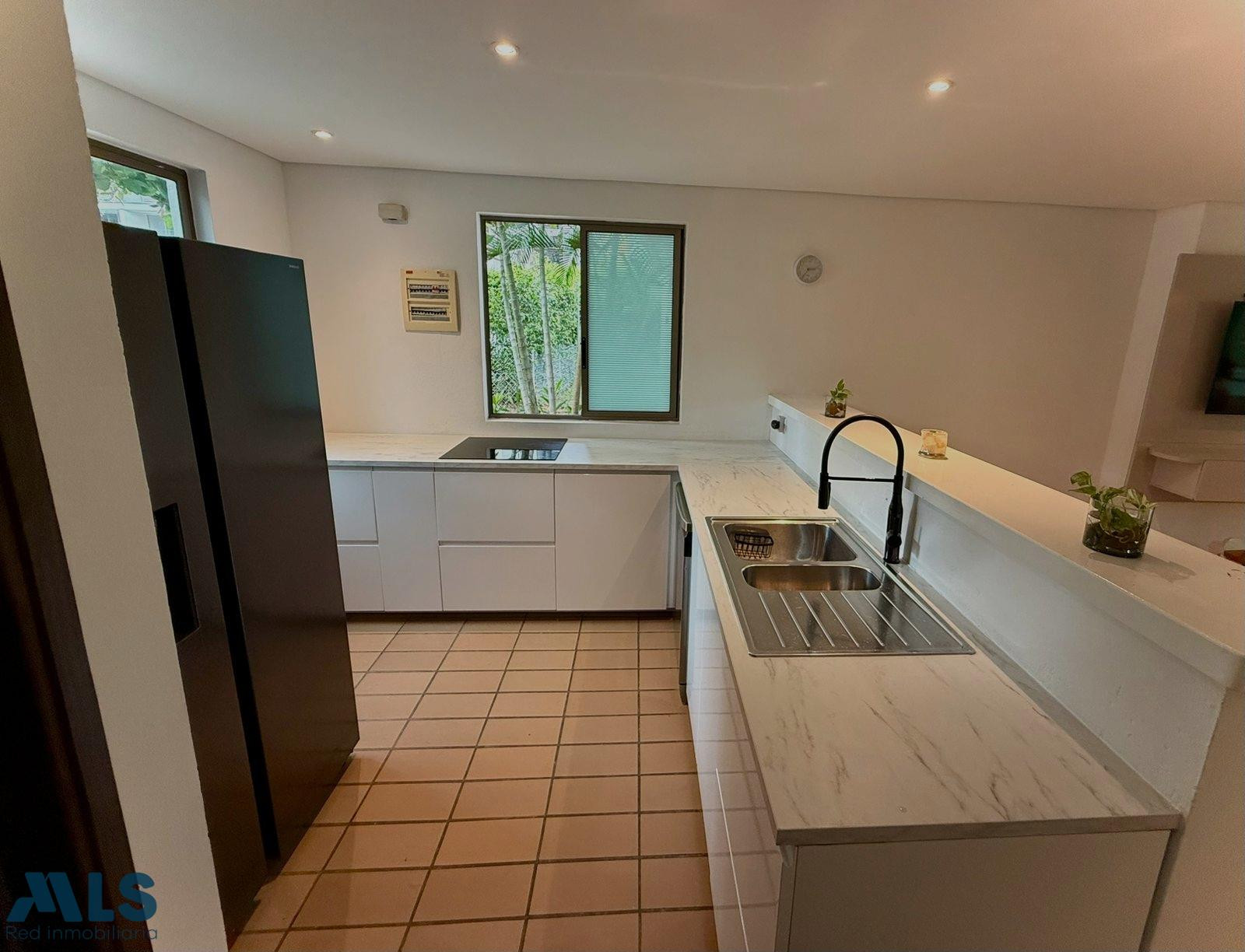 Casa remodelada, con excelentes acabados y diseño funcional, ideal para vivir o desca santa-fe-de-antioquia - centro